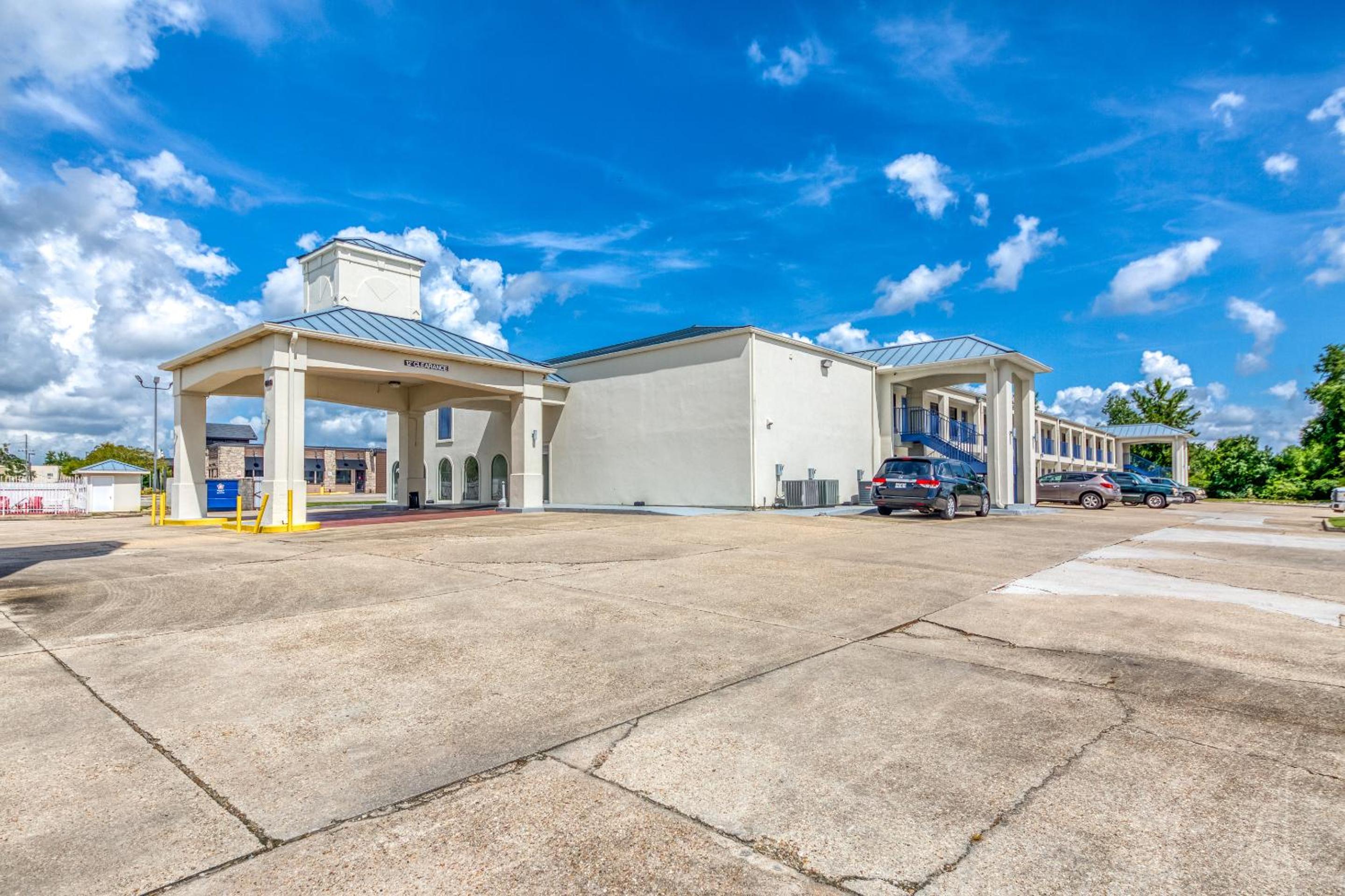 Motel 6 Denham Springs, LA