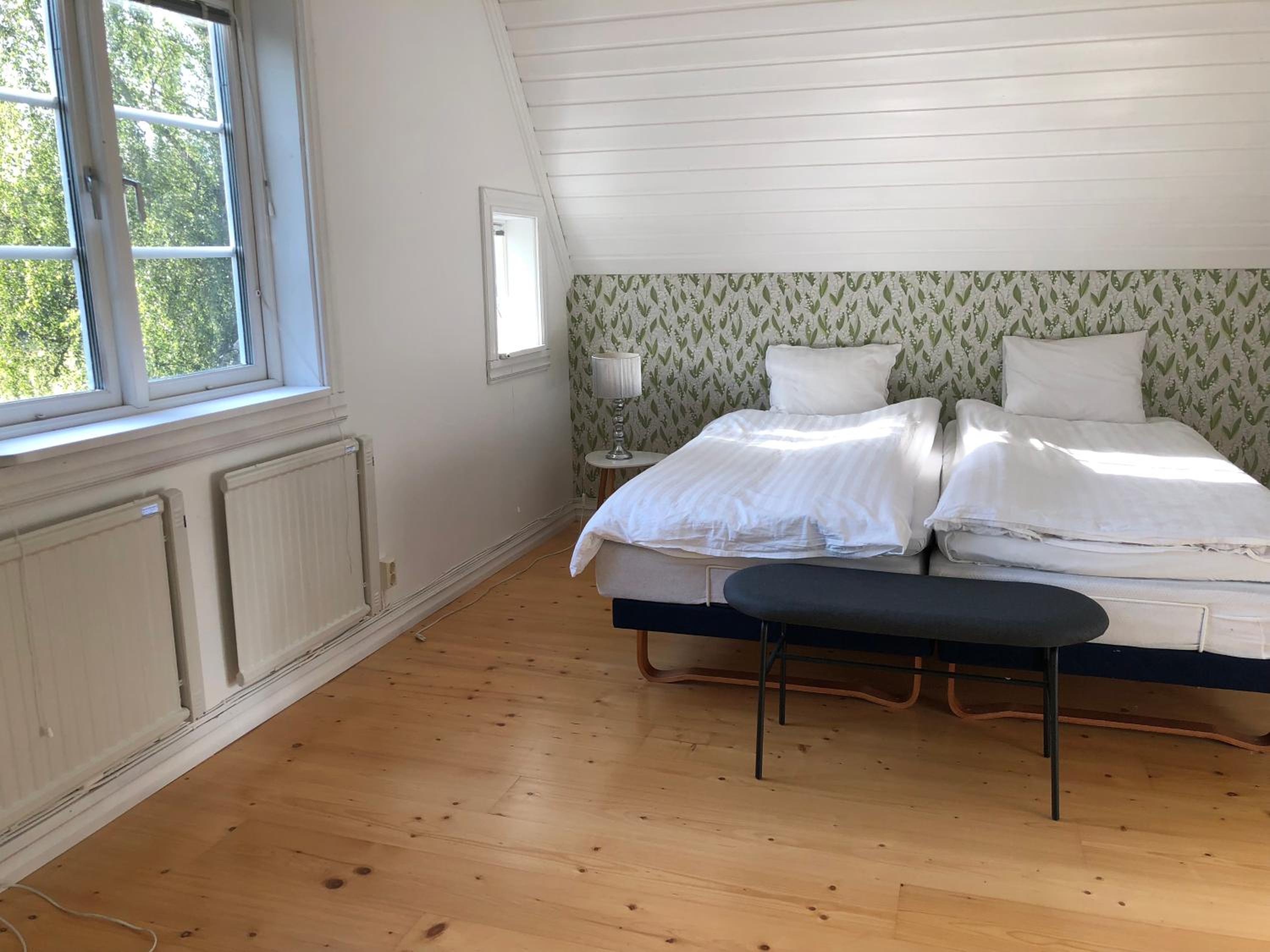 Cosy river house view 5