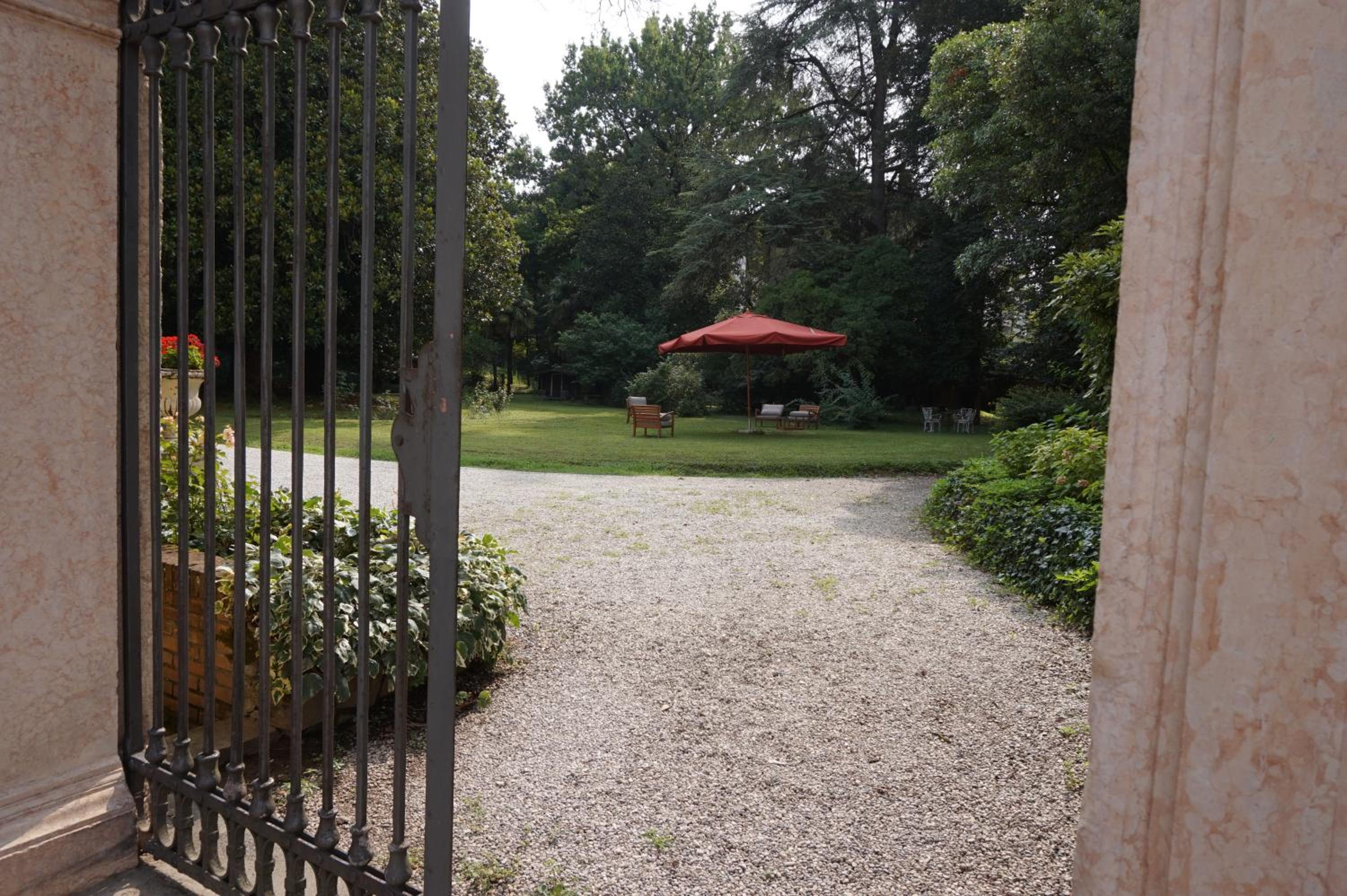 Palazzo Mantua Benavides Suites & Apartments