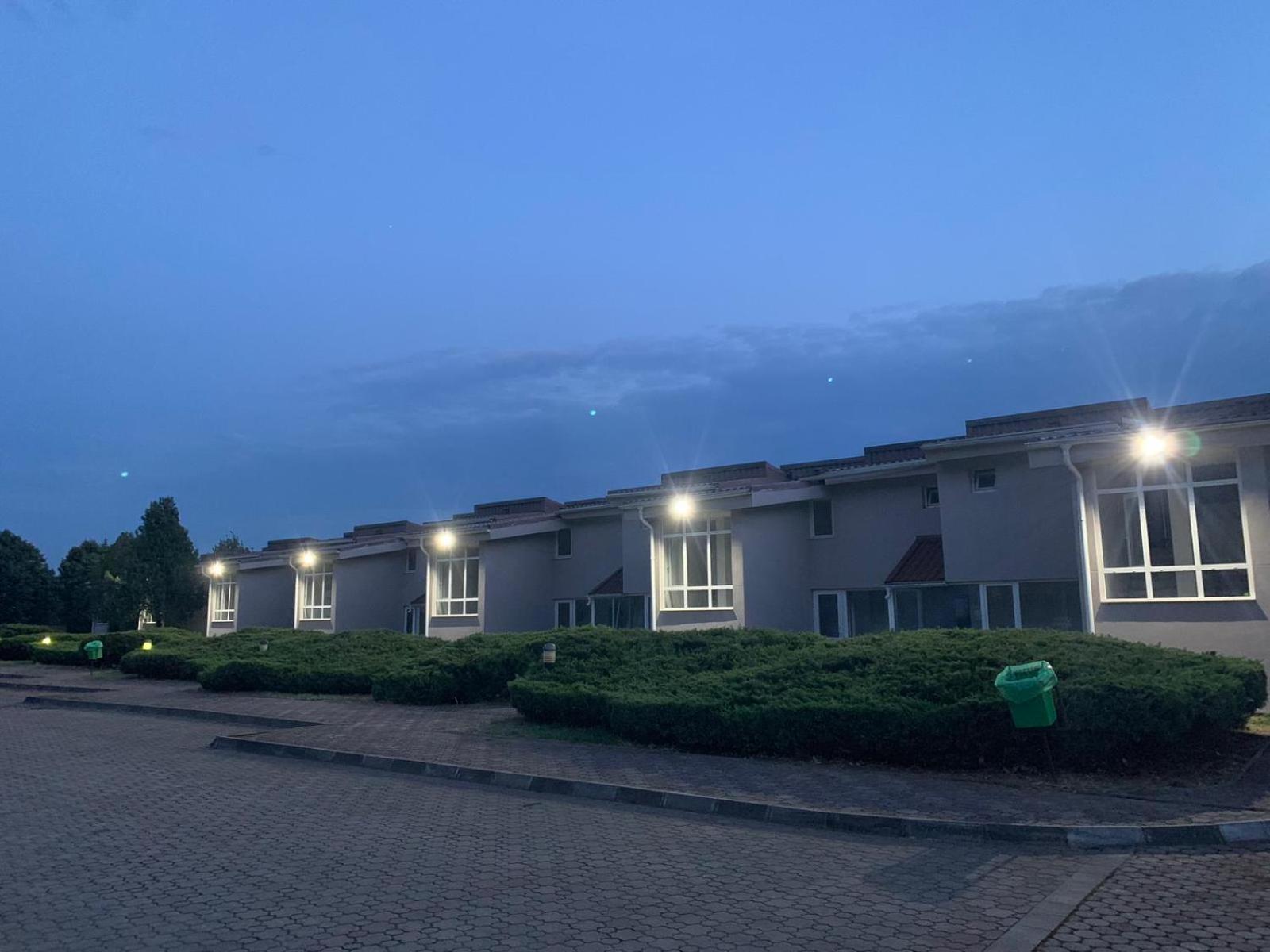 Hotel Riviera by Queens Hotel and Resort - Image 1