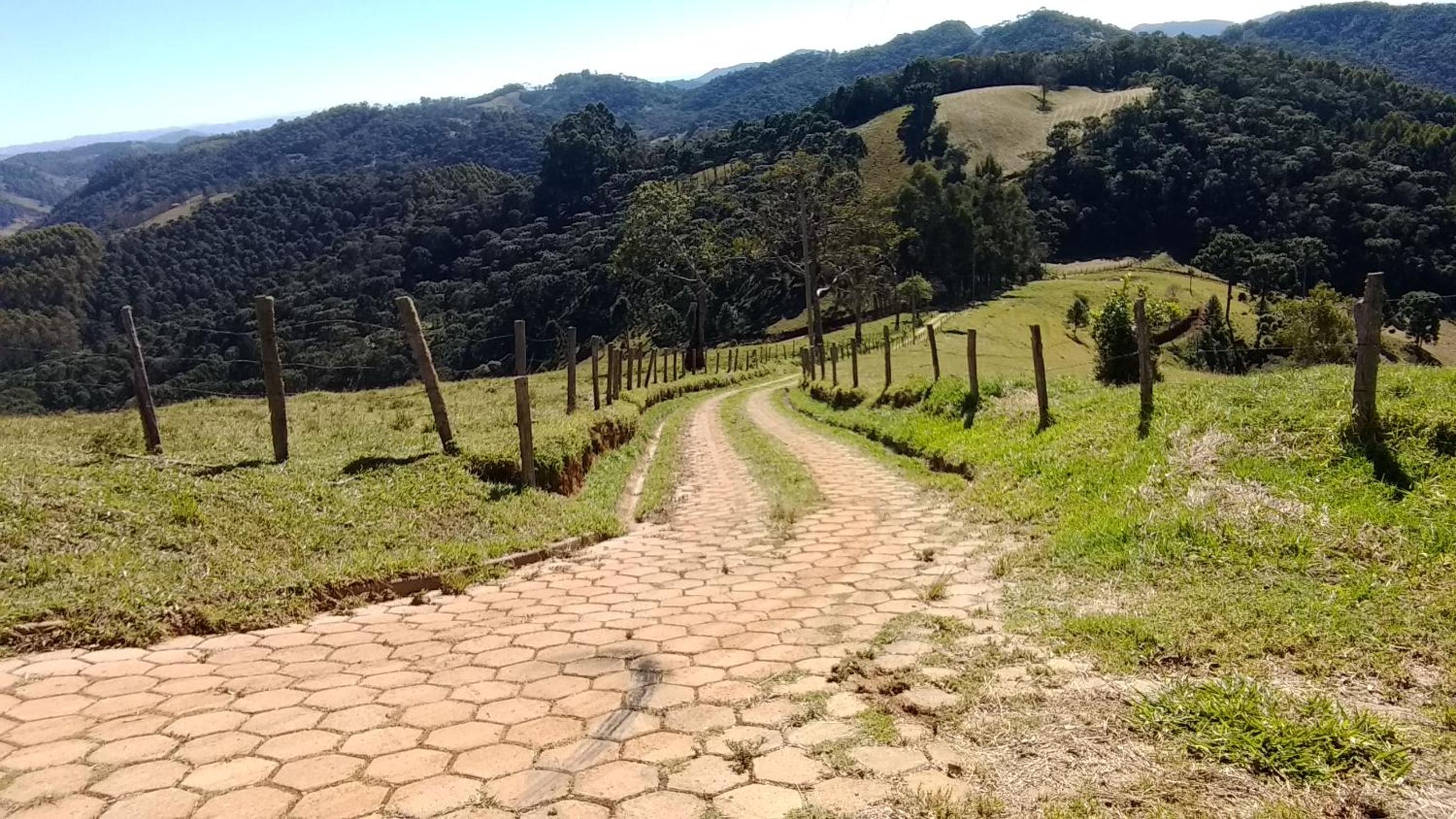 CASA NA MONTANHA