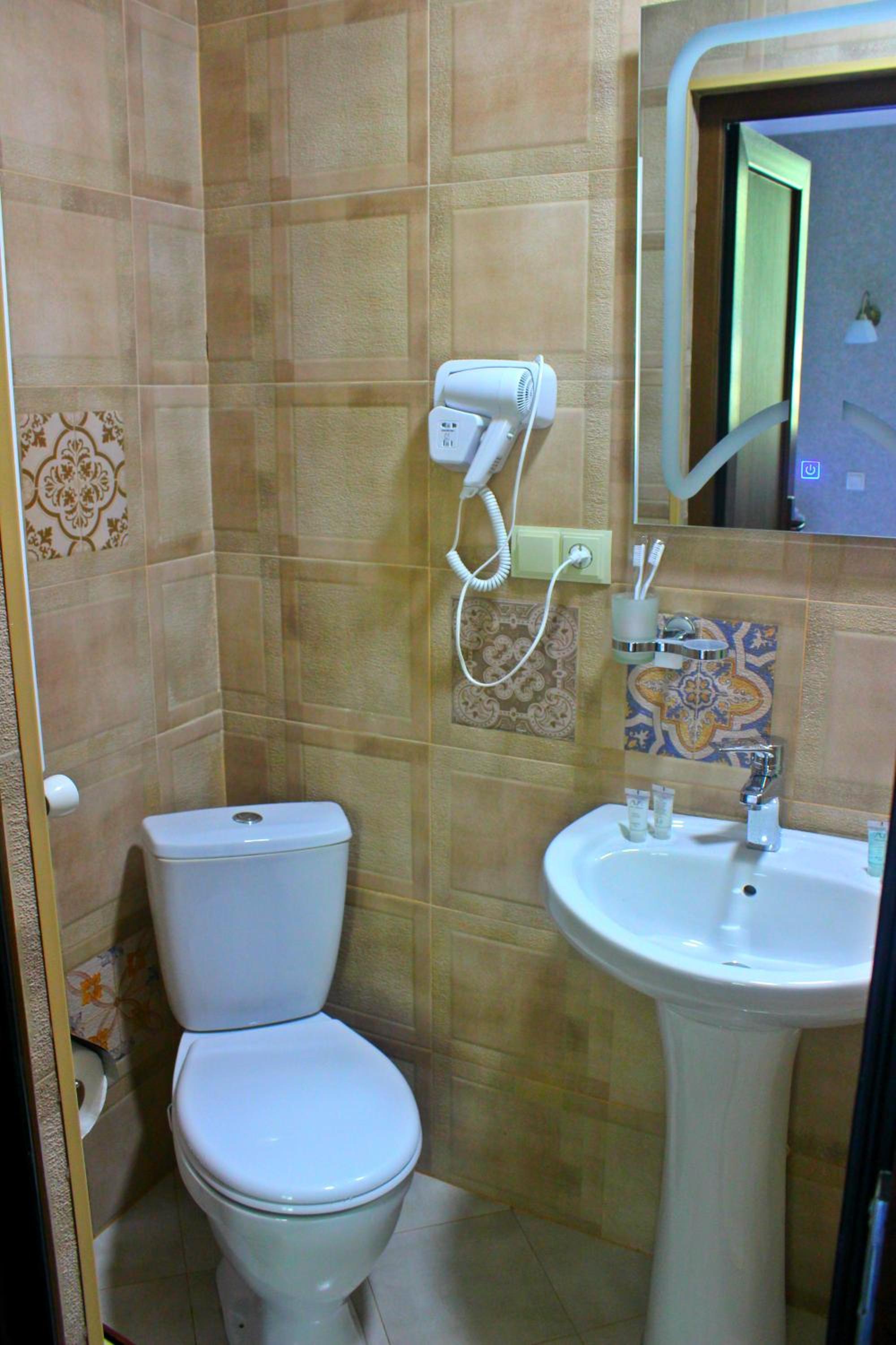 Photo 9