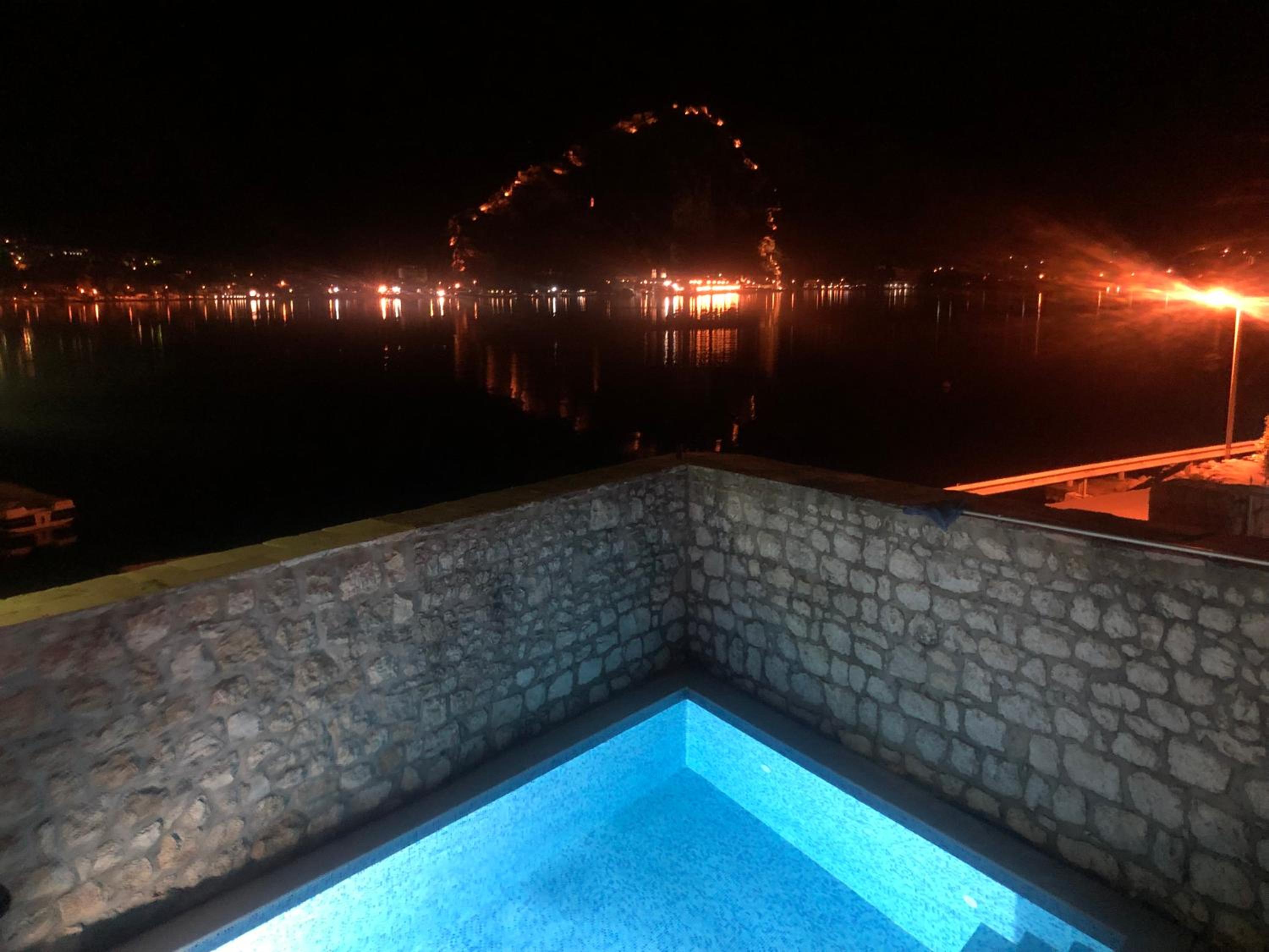Large Luxury Waterfront Villa 500 square meters with Private Pool and Private Beach for 14 People,PS5,Imac 27",WIFI 7 view 3