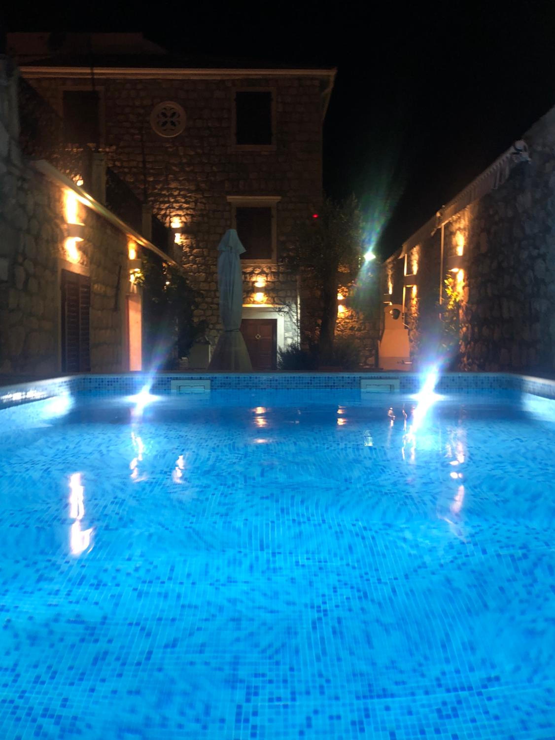 Large Luxury Waterfront Villa 500 square meters with Private Pool and Private Beach for 14 People,PS5,Imac 27",WIFI 7 view 2