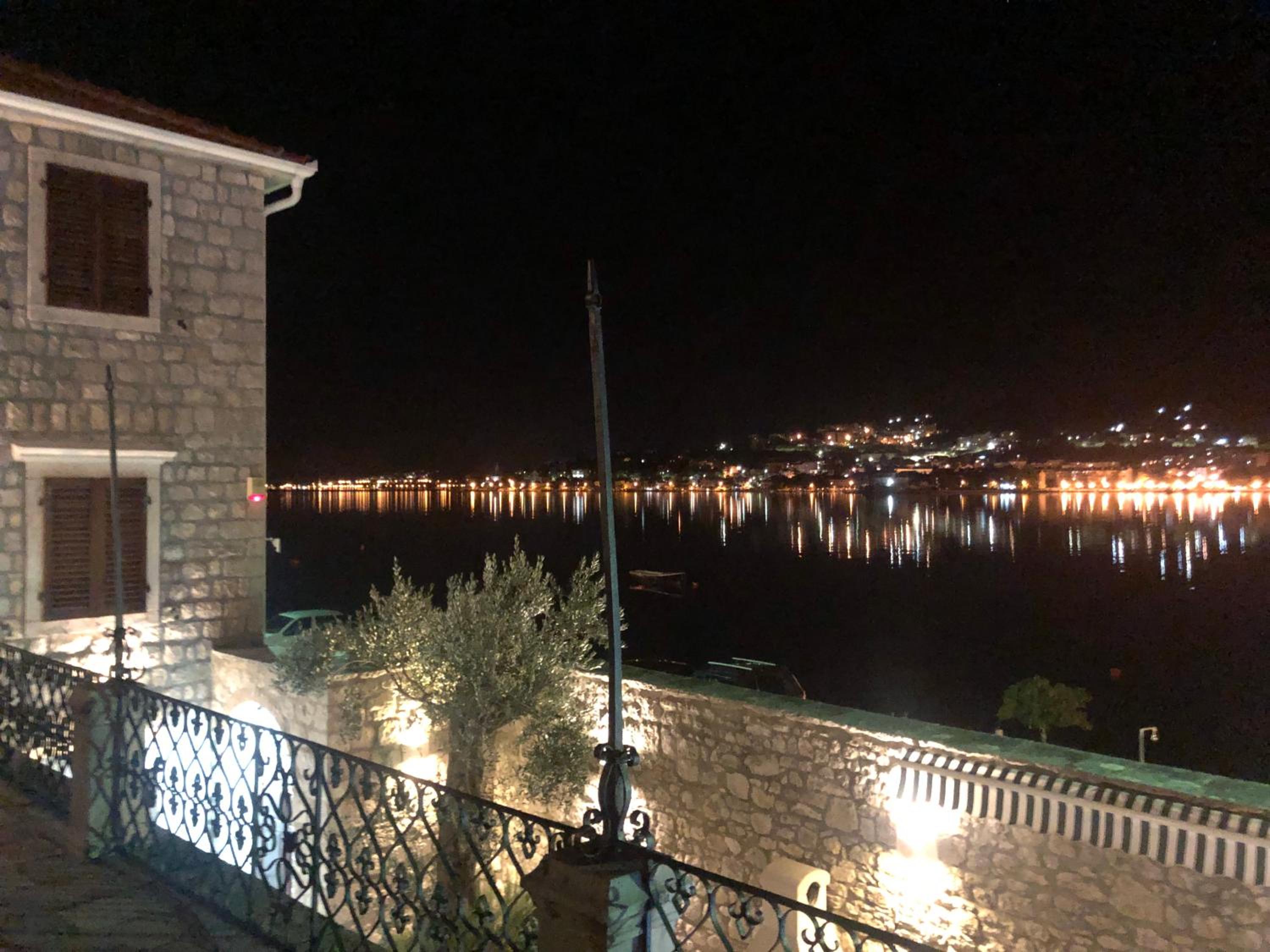 Large Luxury Waterfront Villa 500 square meters with Private Pool and Private Beach for 14 People,PS5,Imac 27",WIFI 7 view 4