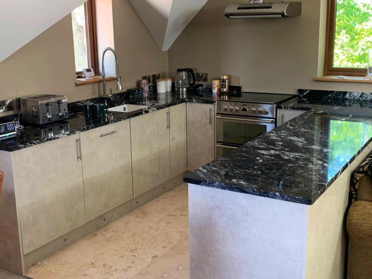 Luxurious private coach house view 2