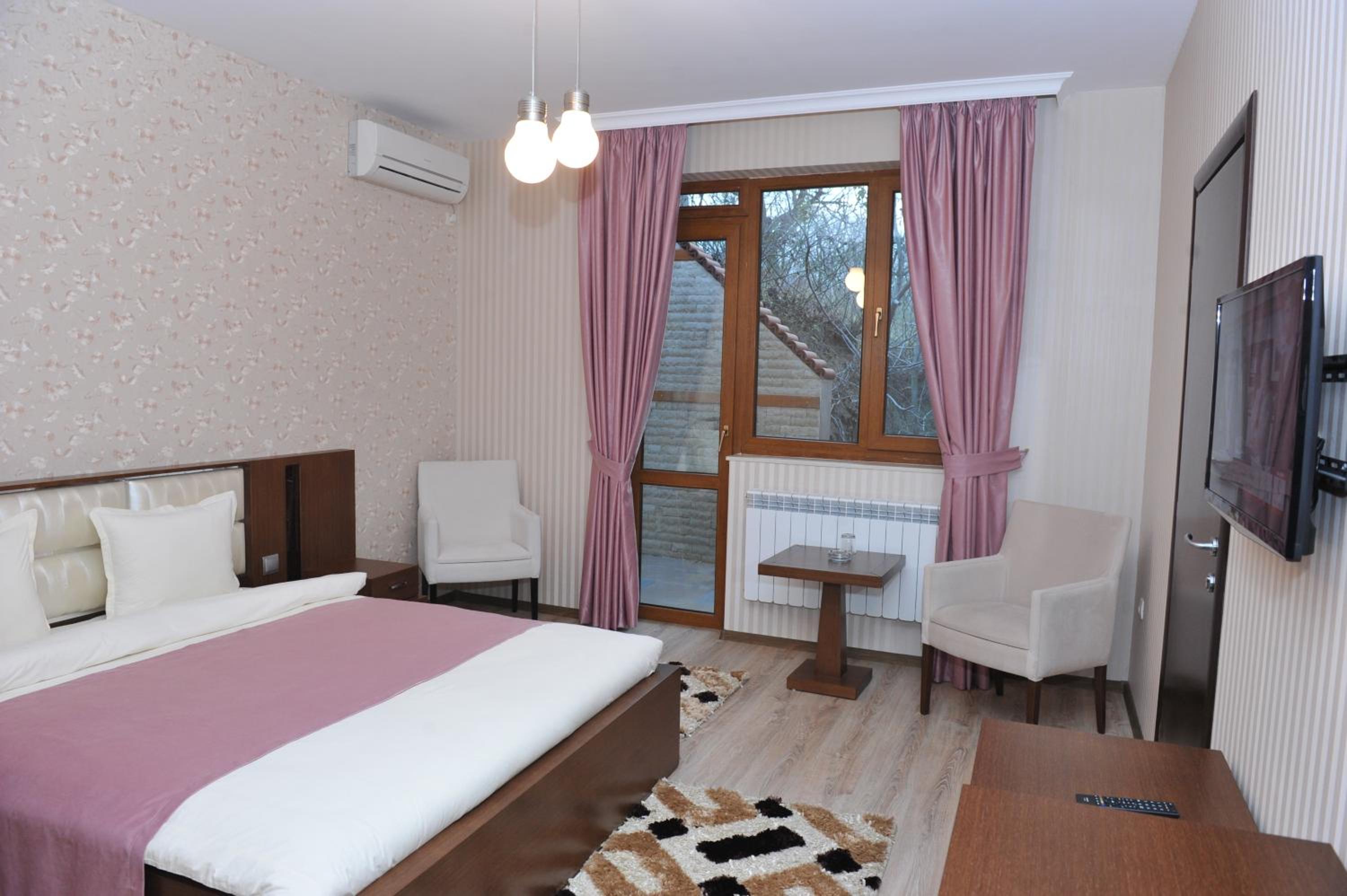 Photo 47