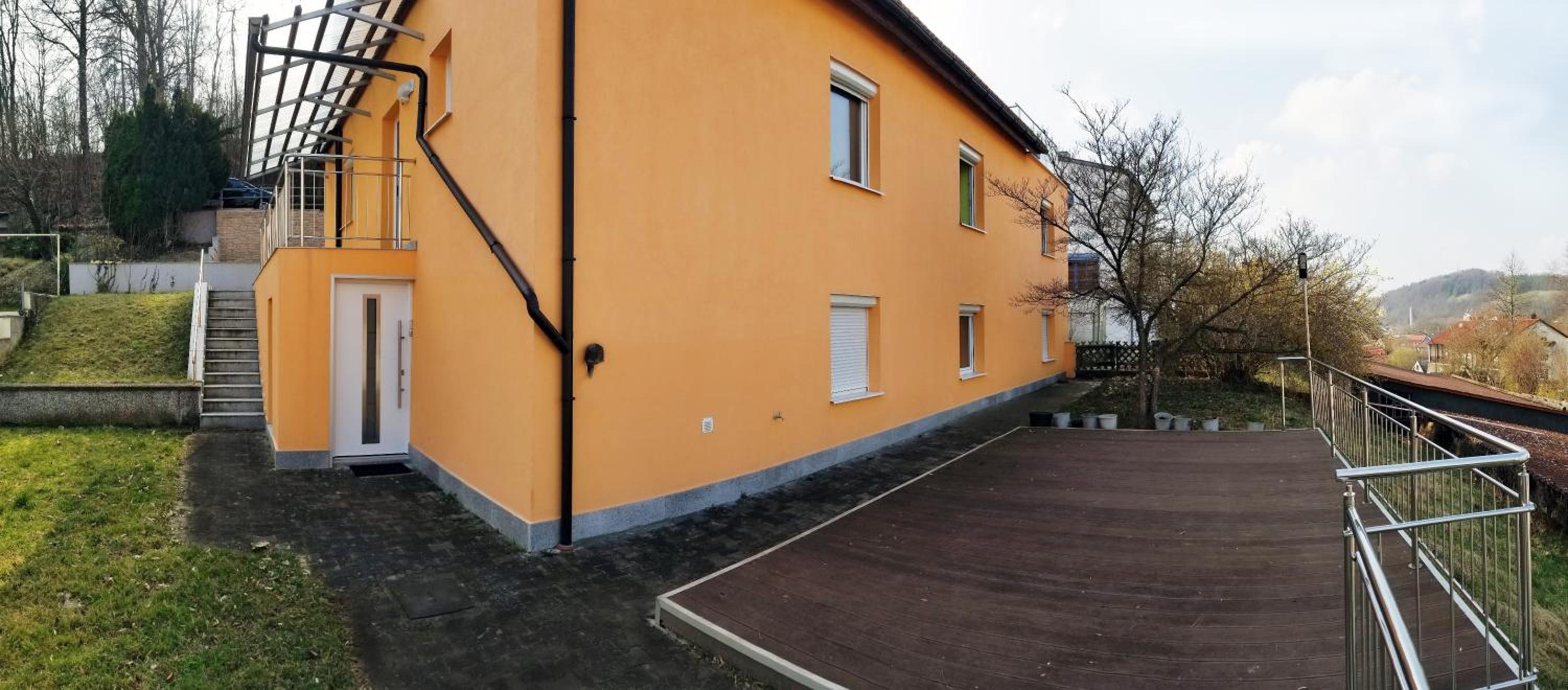A Spacious 3 Bedroom Apartment in Bad Abbach/Regensburg view 2