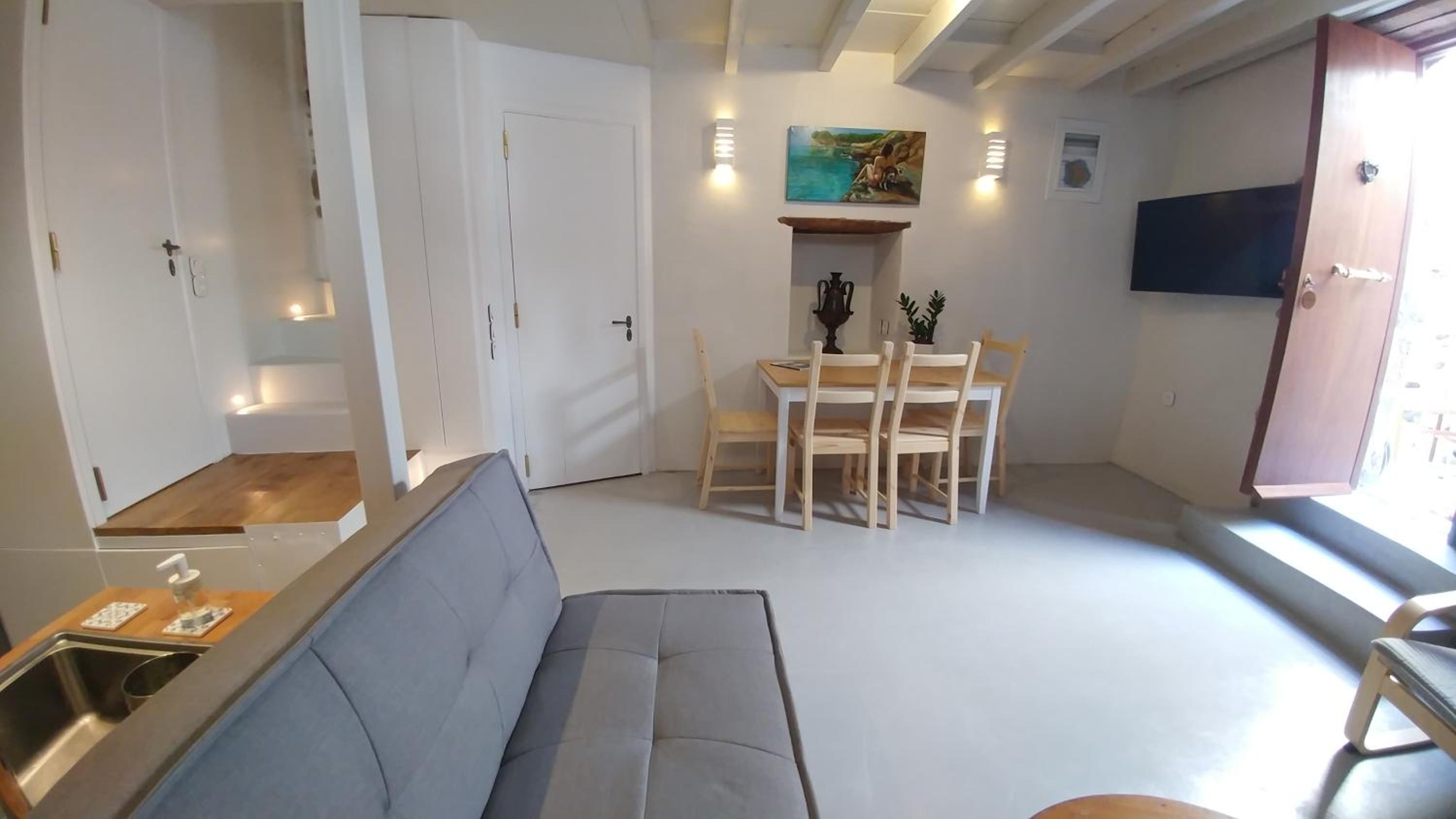 Amaranti House n Art view 5