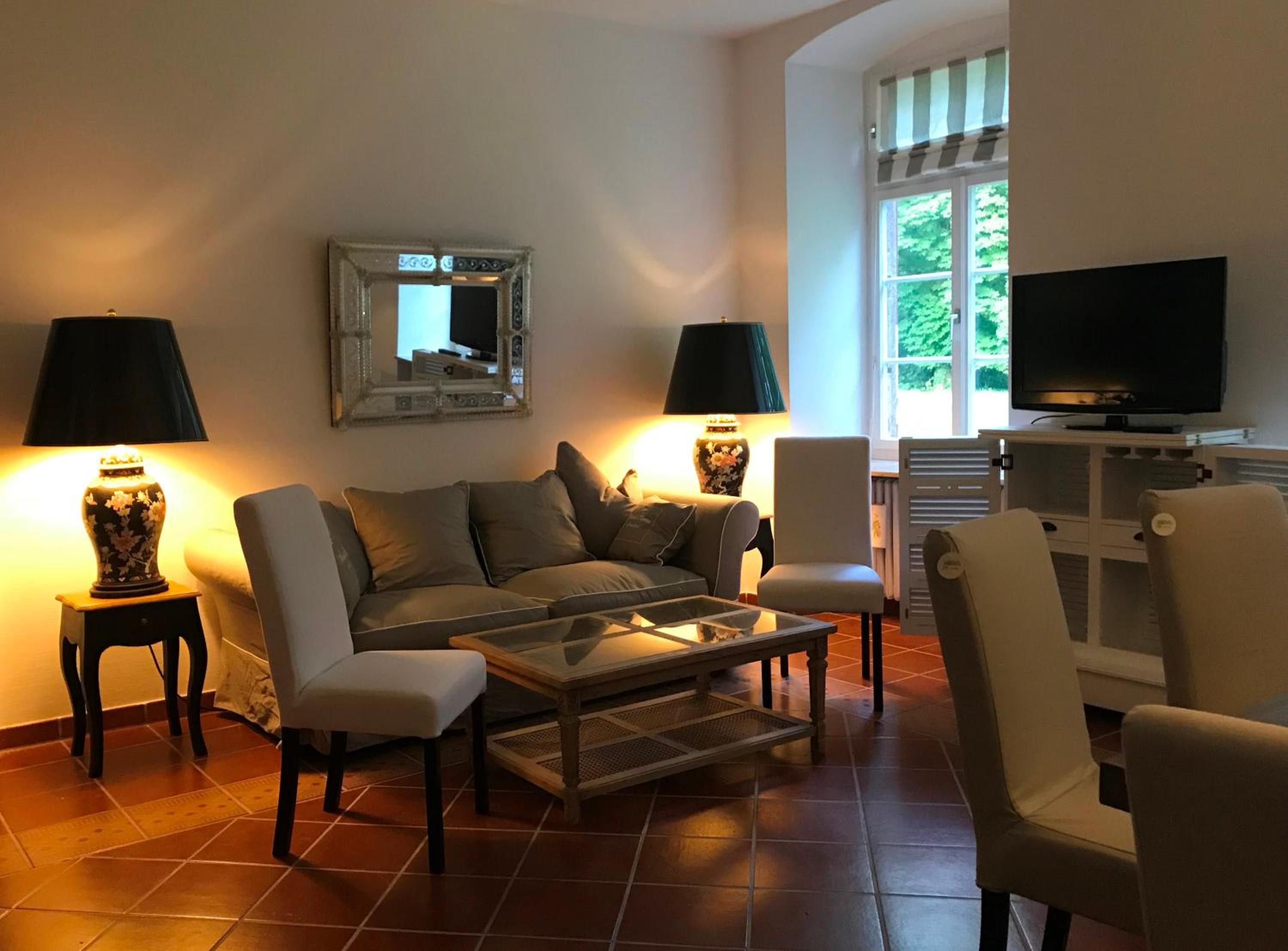 Elegantes Gästeapartment Verano in Schloß und Hofgut Langenzell view 3