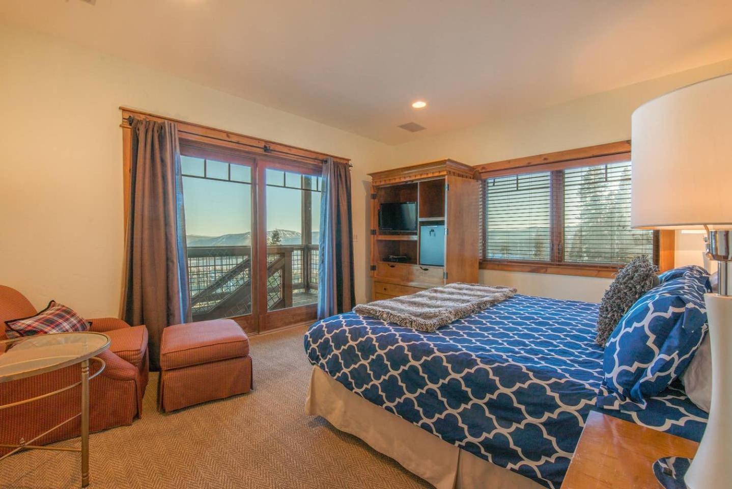 Skislope-Tahoe Villa view 5