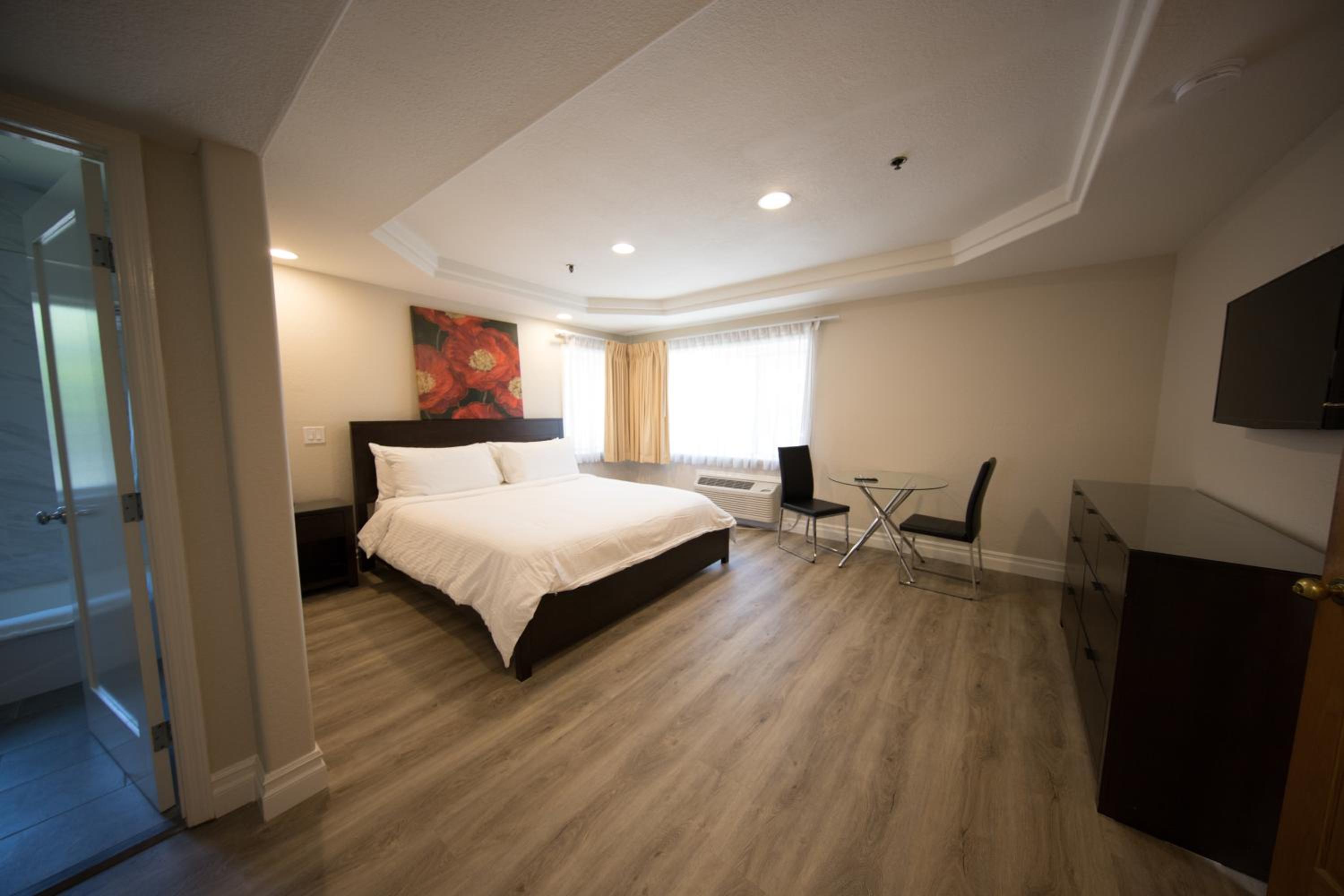 Wilshire Crest Hotel 4