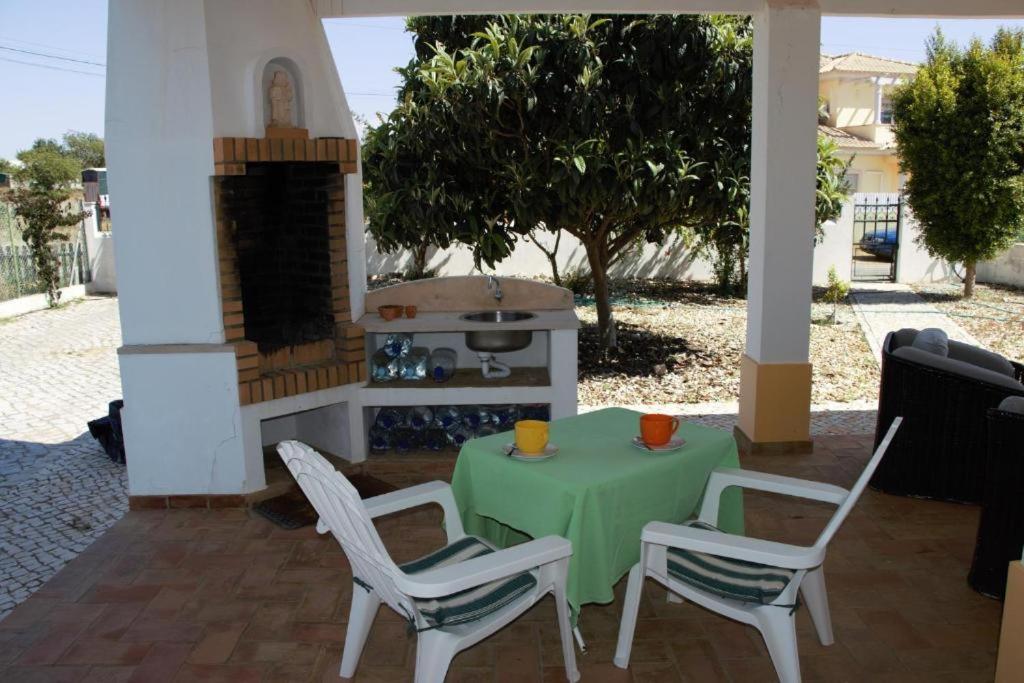 Guest House Alfarrobeiras view 4