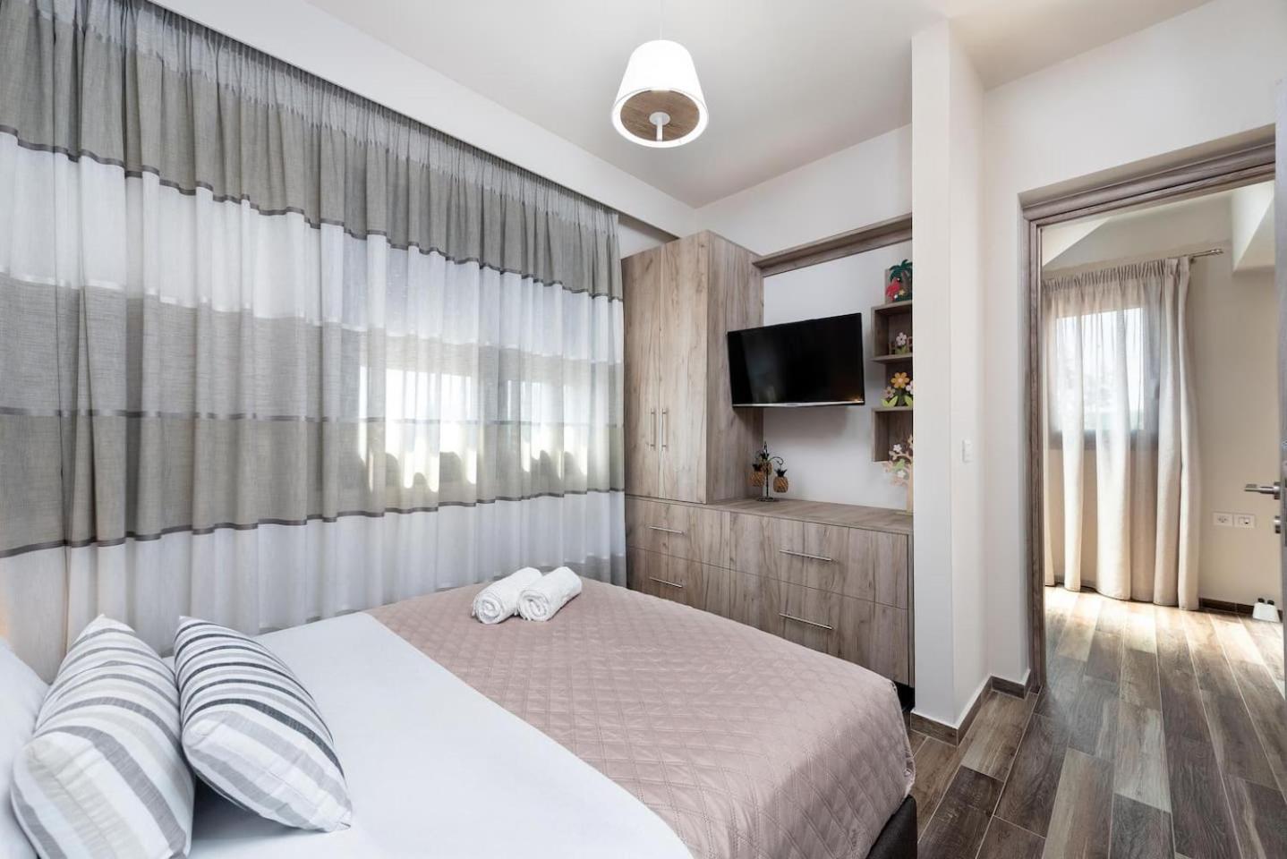 Rhodes Town Vacations - Sun's Reach Villa - Property Image 2