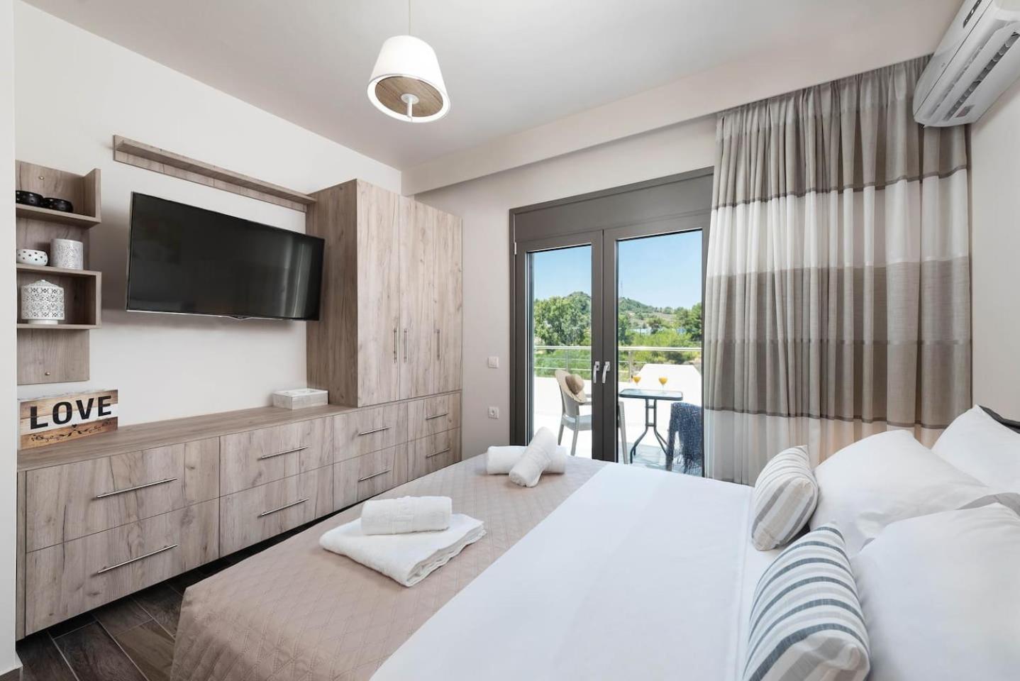 Rhodes Town Vacations - Sun's Reach Villa - Property Image 7