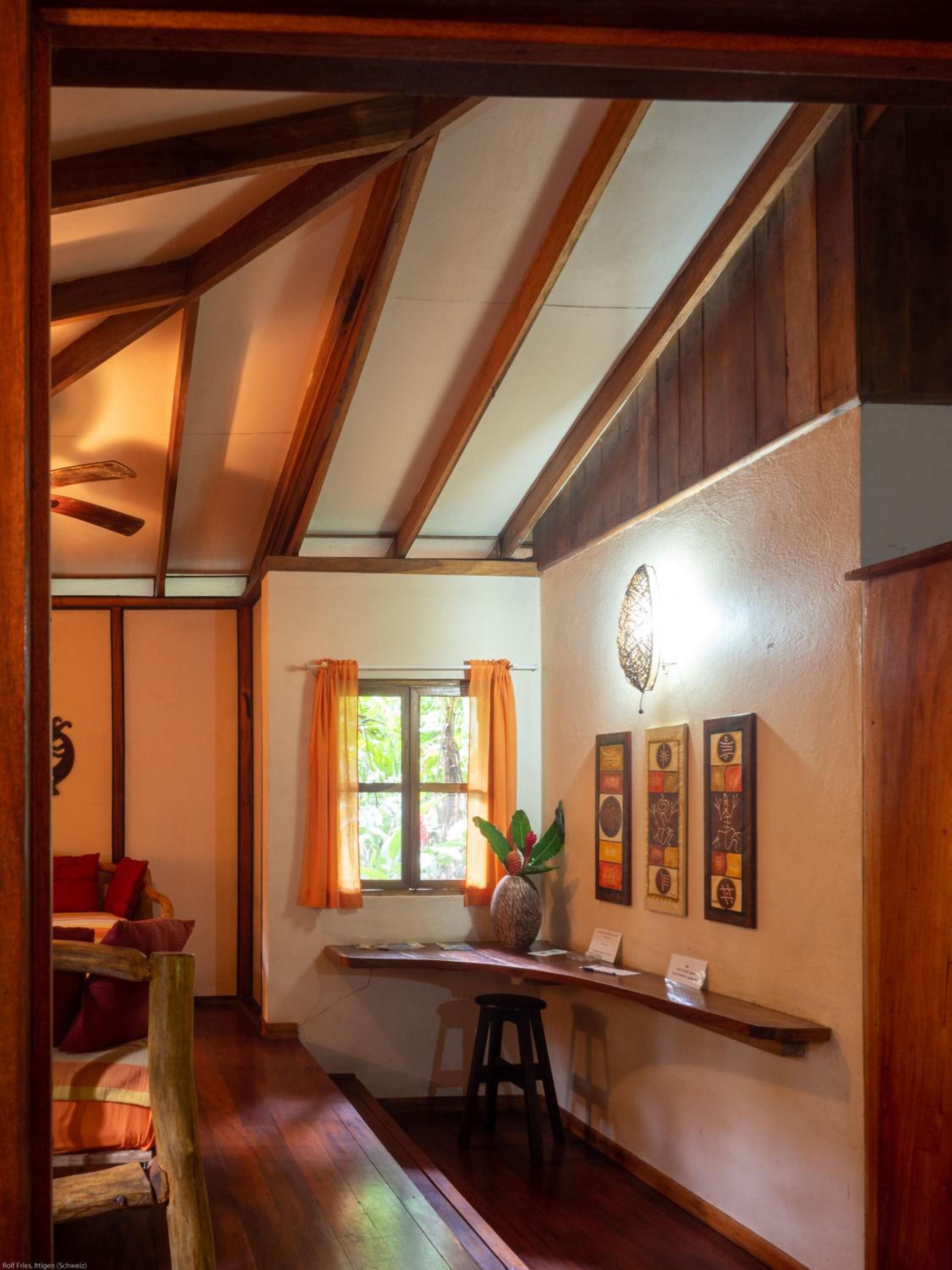Pachamama Nueva River side Bungalows Punta Uva