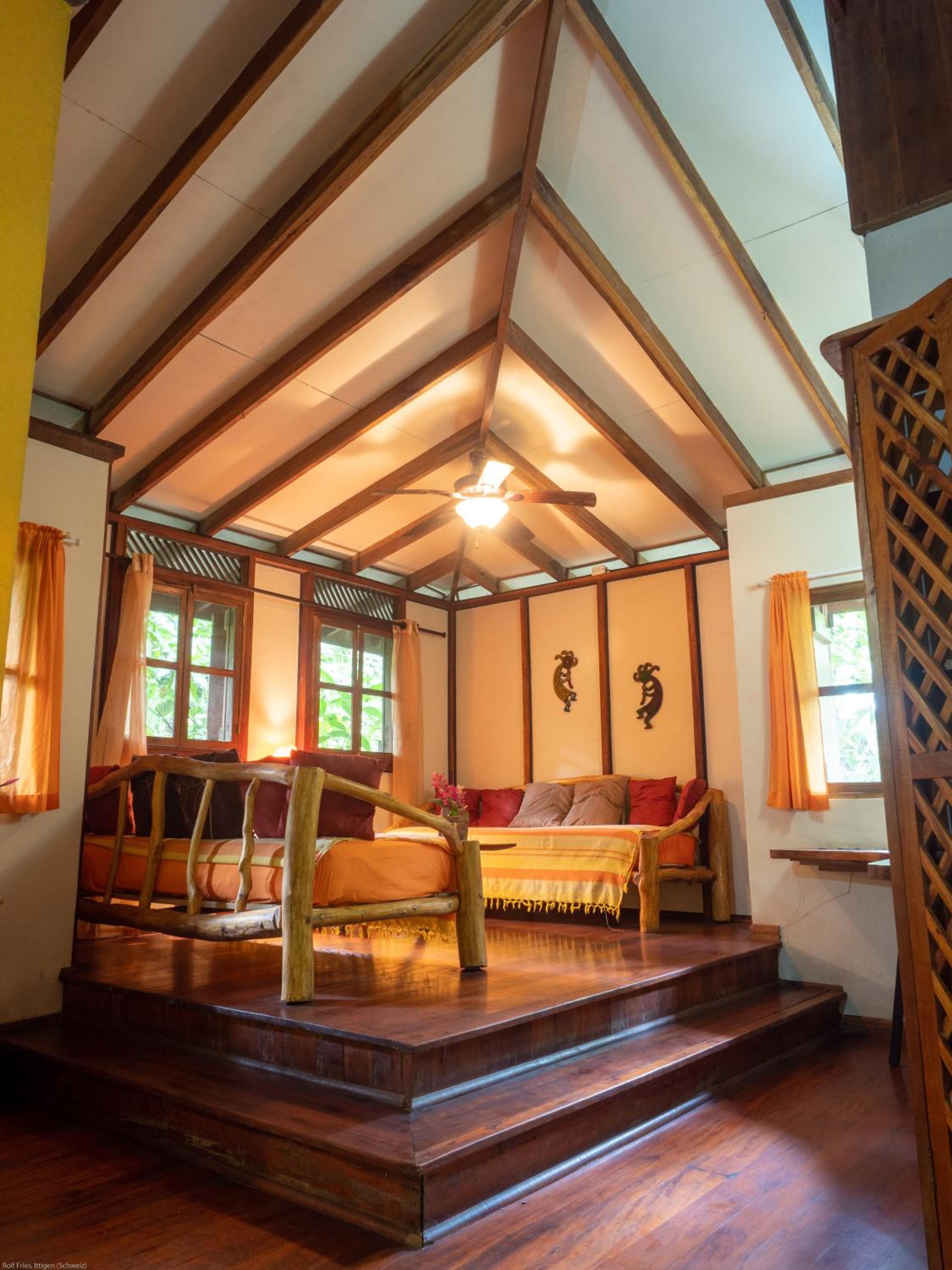 Pachamama Nueva River side Bungalows Punta Uva