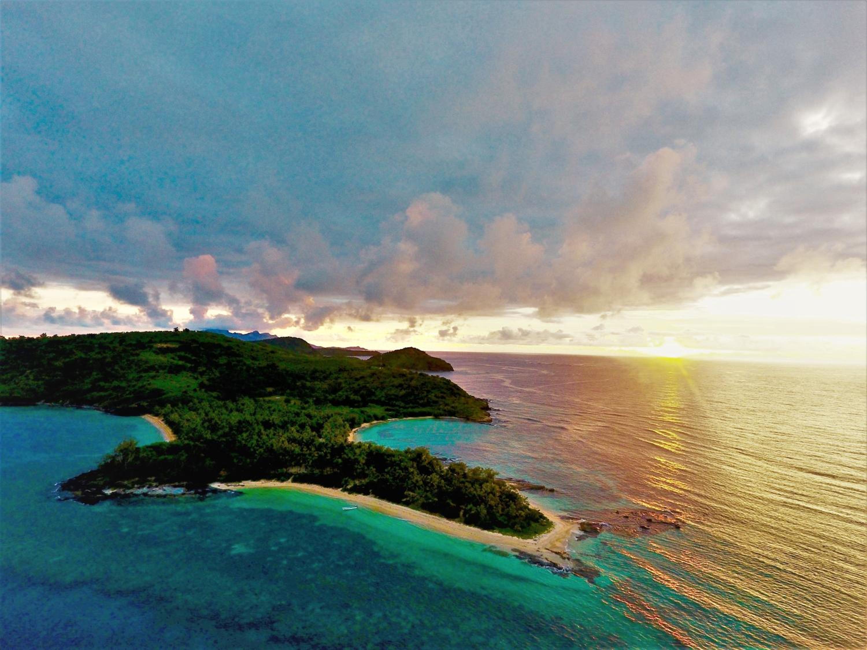 Barefoot Manta Island Resort