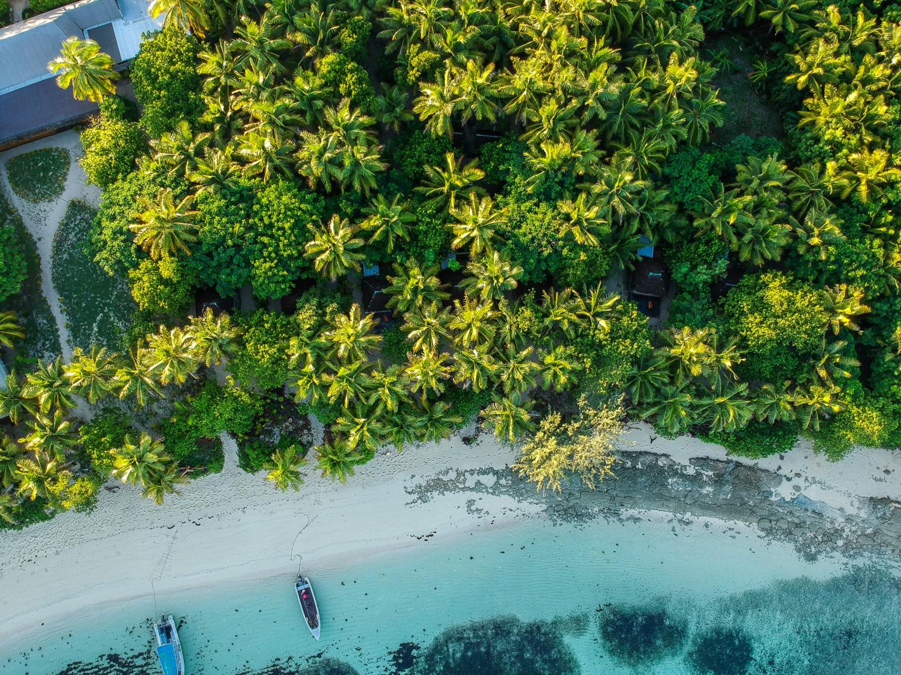 Barefoot Manta Island Resort