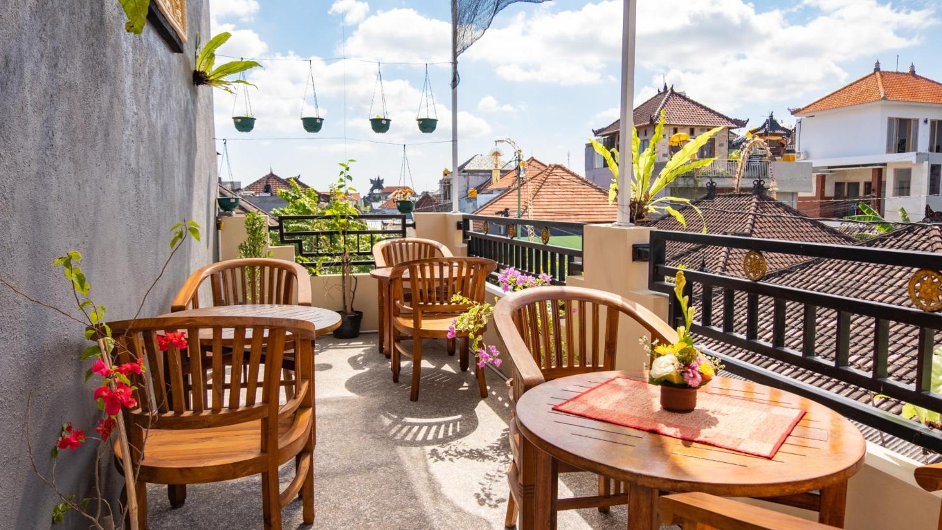 SR Caviar Guest House Canggu view 4