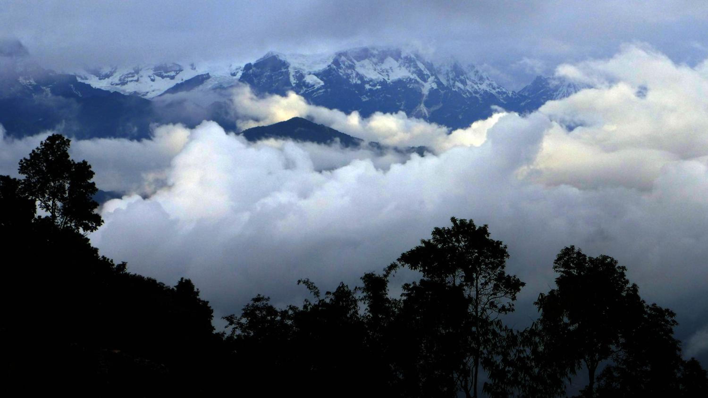 Superview Lodge - Family-Run, Himalayan Sunrise