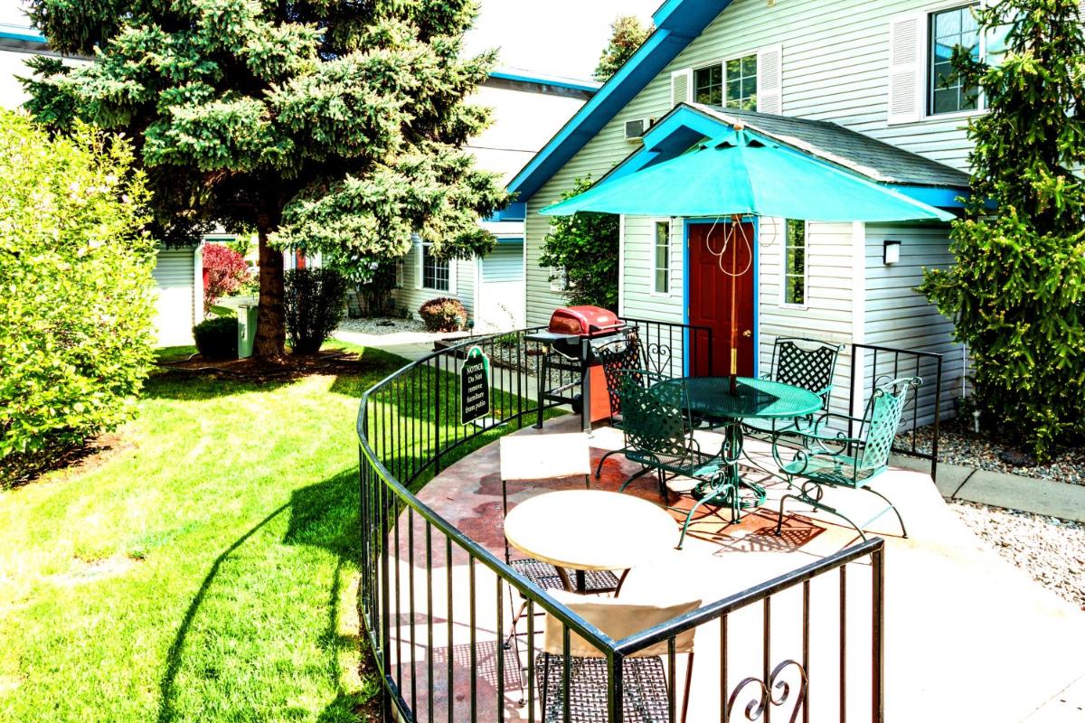 outdoor BBQ area