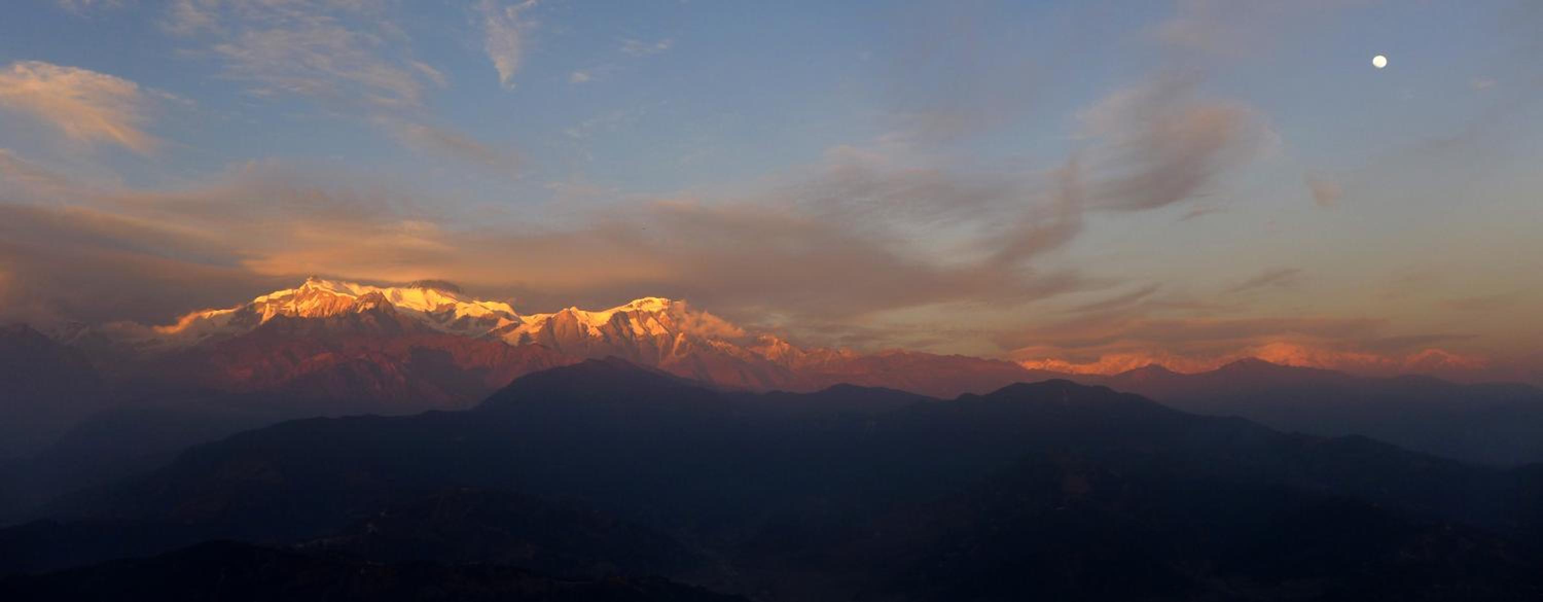 Superview Lodge - Family-Run, Himalayan Sunrise