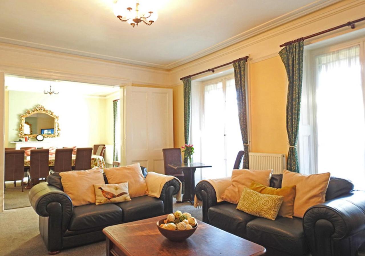 Bury Villa - 7 bedrooms sleeping 18 guests view 4