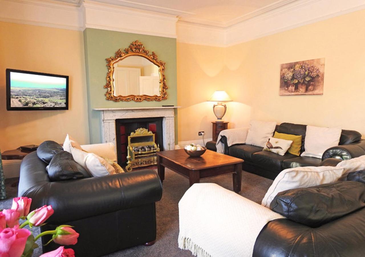 Bury Villa - 7 bedrooms sleeping 18 guests view 3