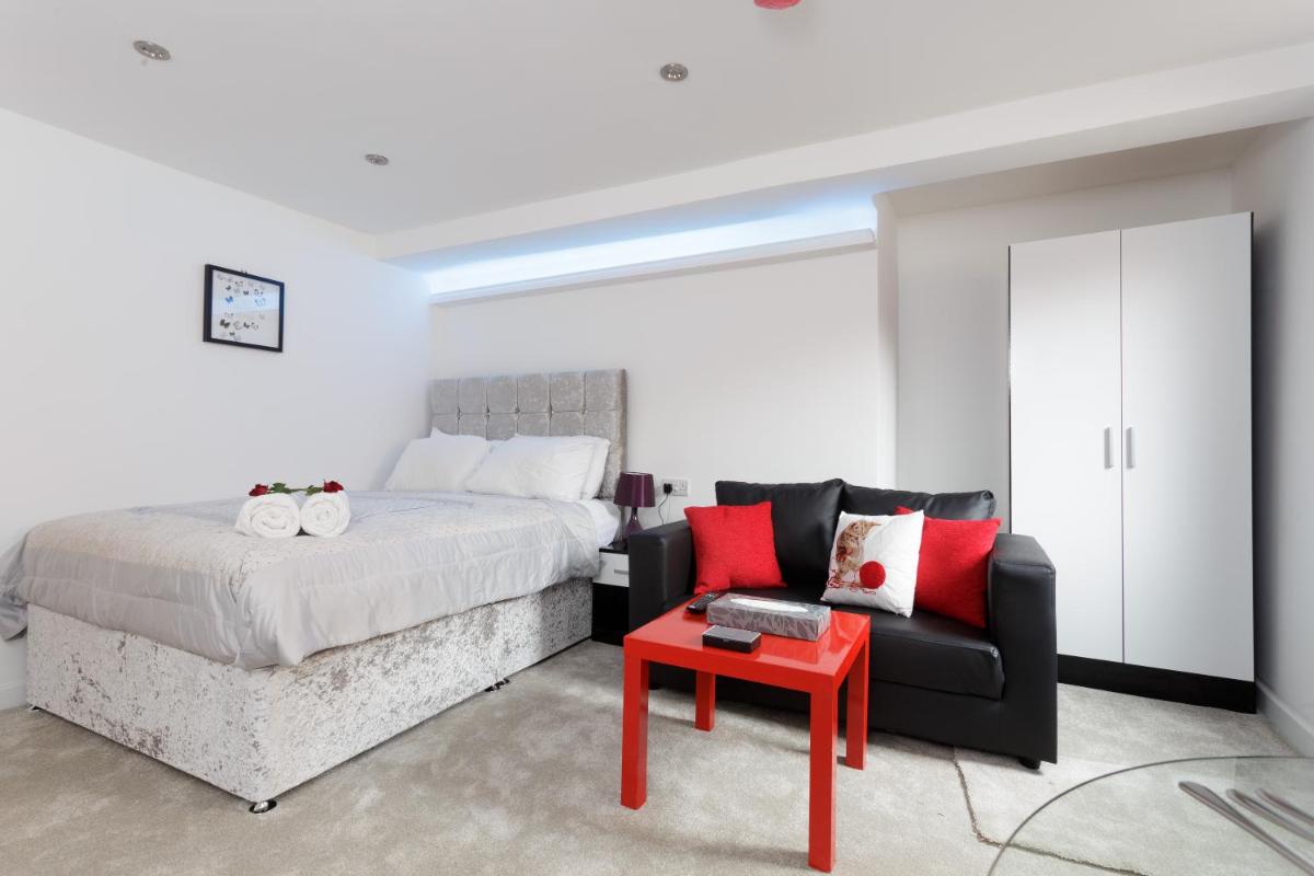 Clifton Bespoke Serviced Apartments view 2
