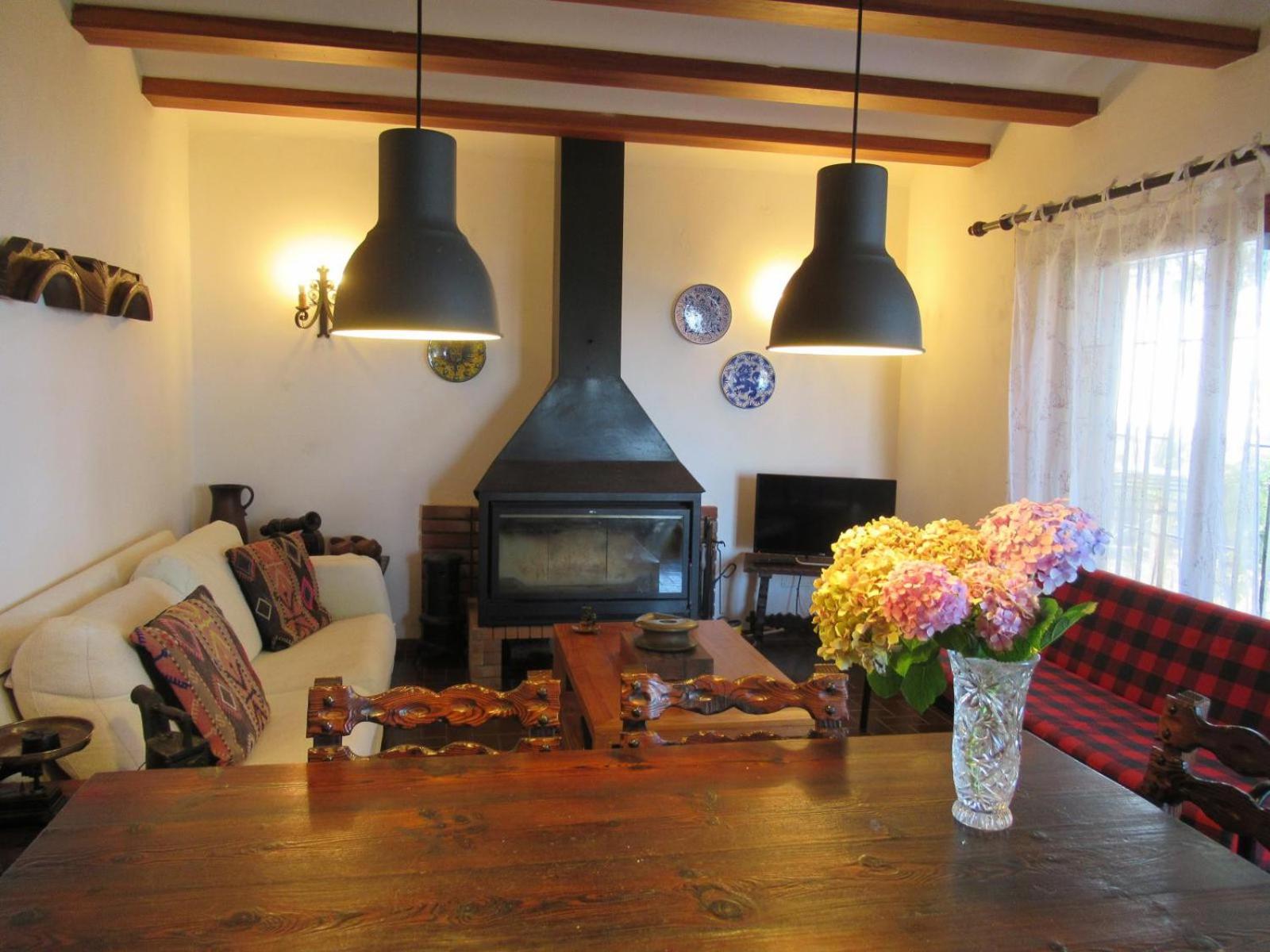 Hotel Vivelorural preciosa casa con chimenea en Arucas - Image 1