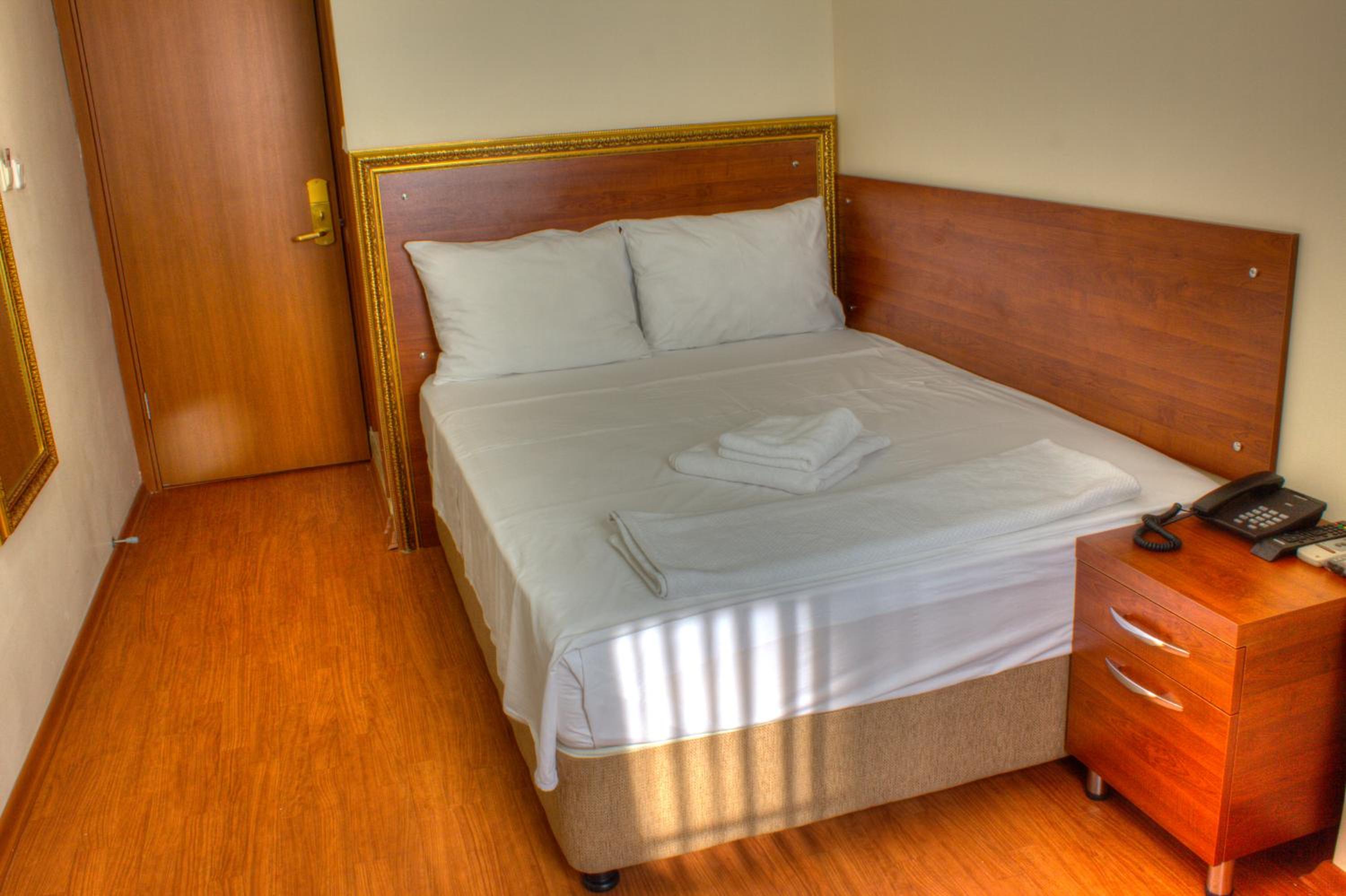 Real Life Otel - Image 32