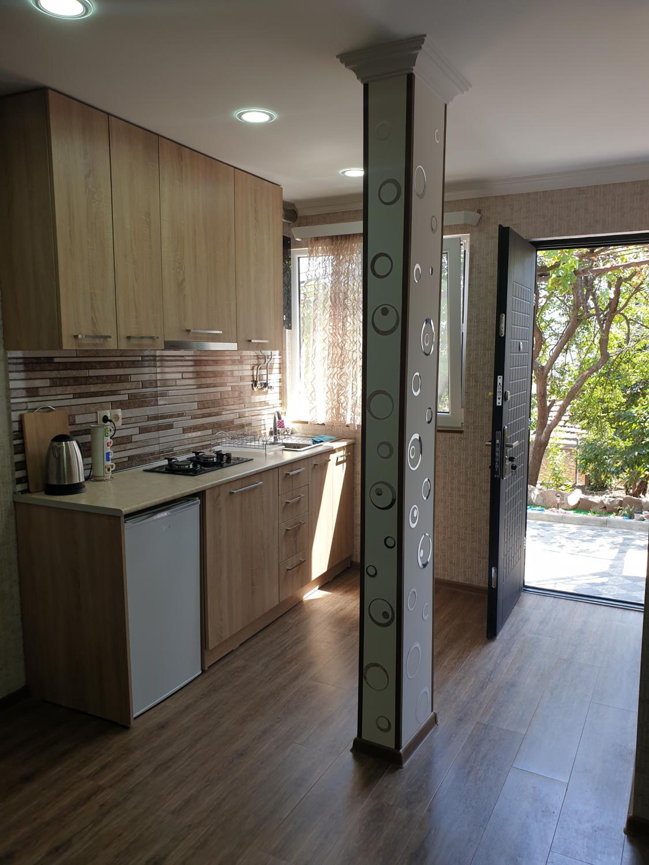 Photo 8