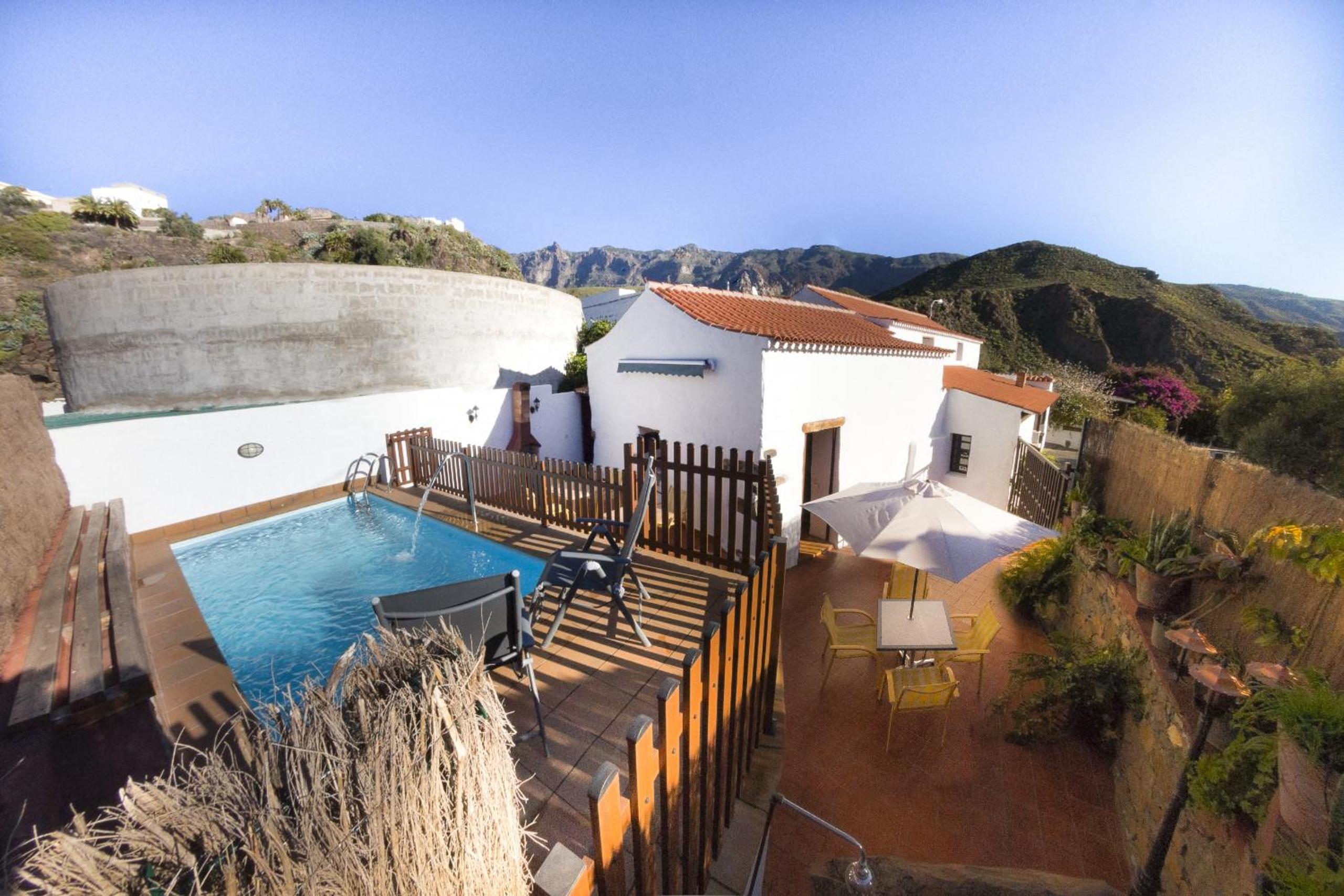 Vivelorural casa Tunte 1, piscina y terraza view 4
