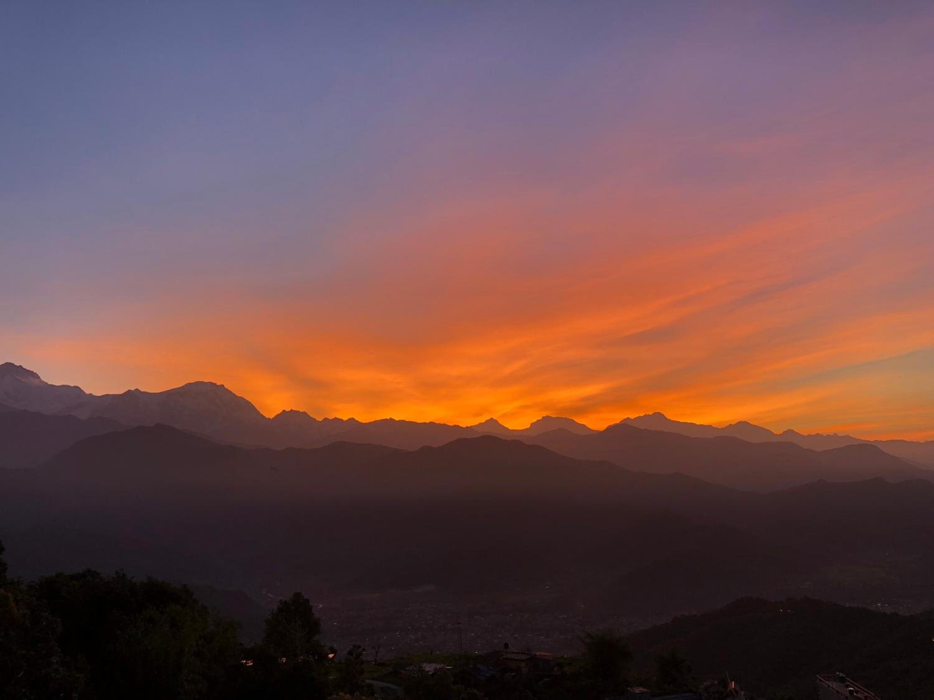 Superview Lodge - Family-Run, Himalayan Sunrise