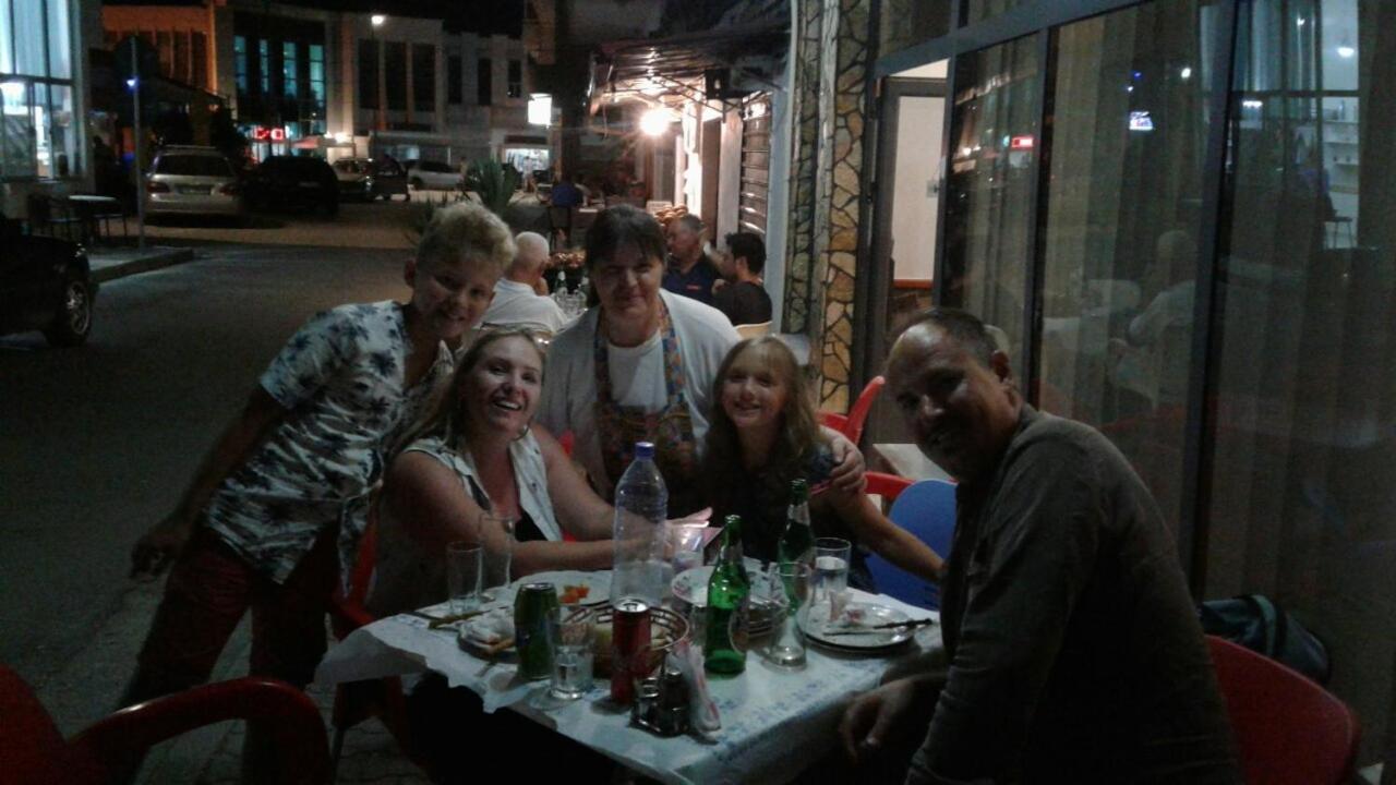Nako Guest House bar&restaurants