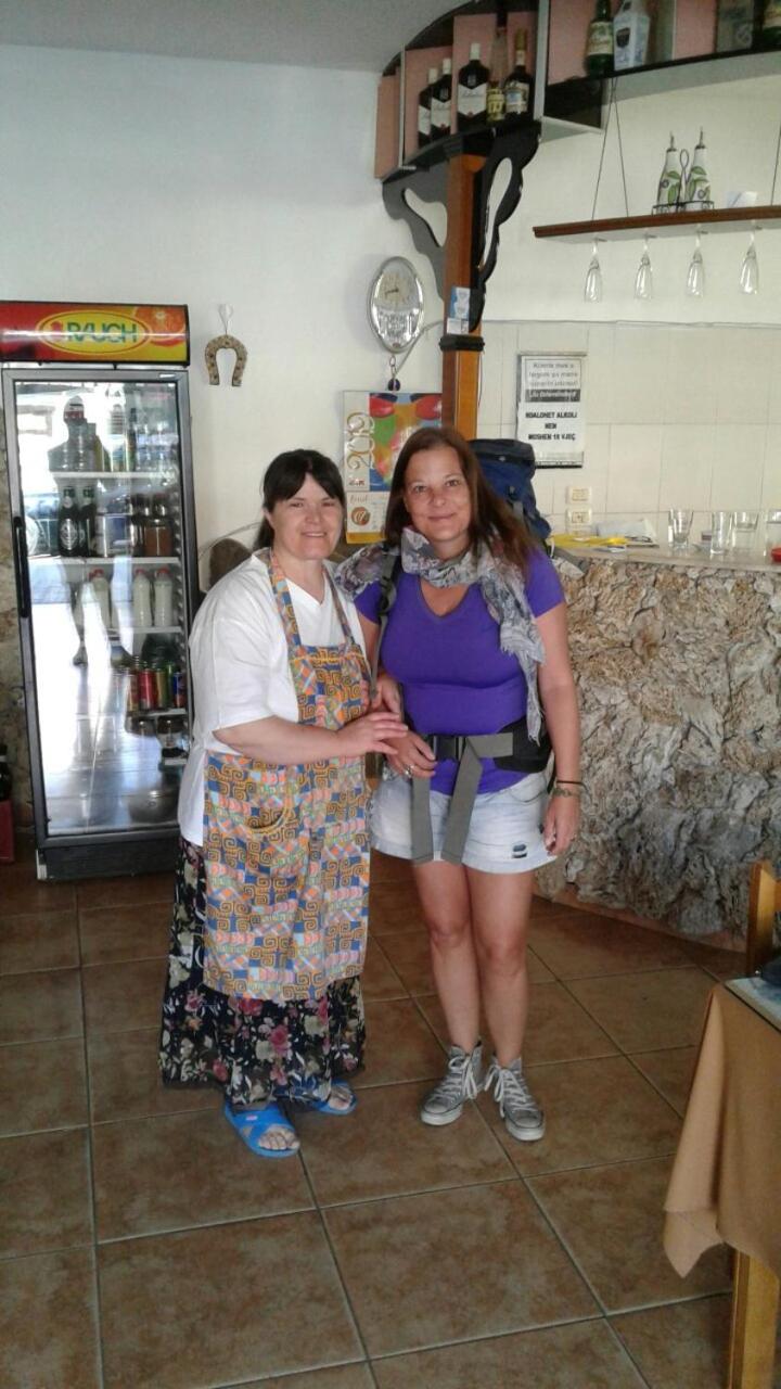 Nako Guest House bar&restaurants