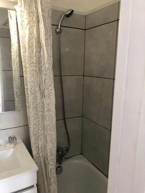 Beziers Vacations - Hotel Confort - Property Image 2