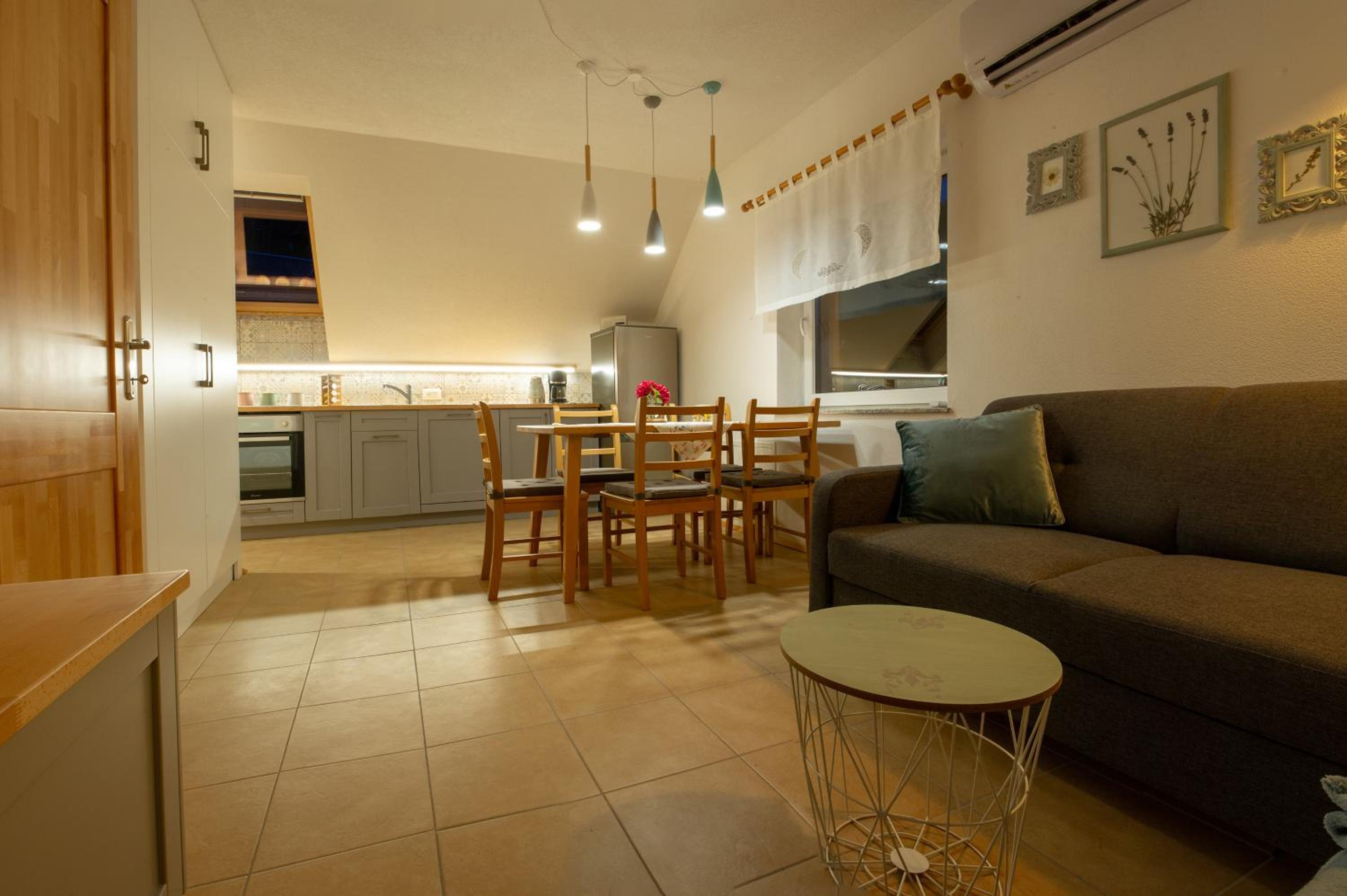 Apartments Laznica