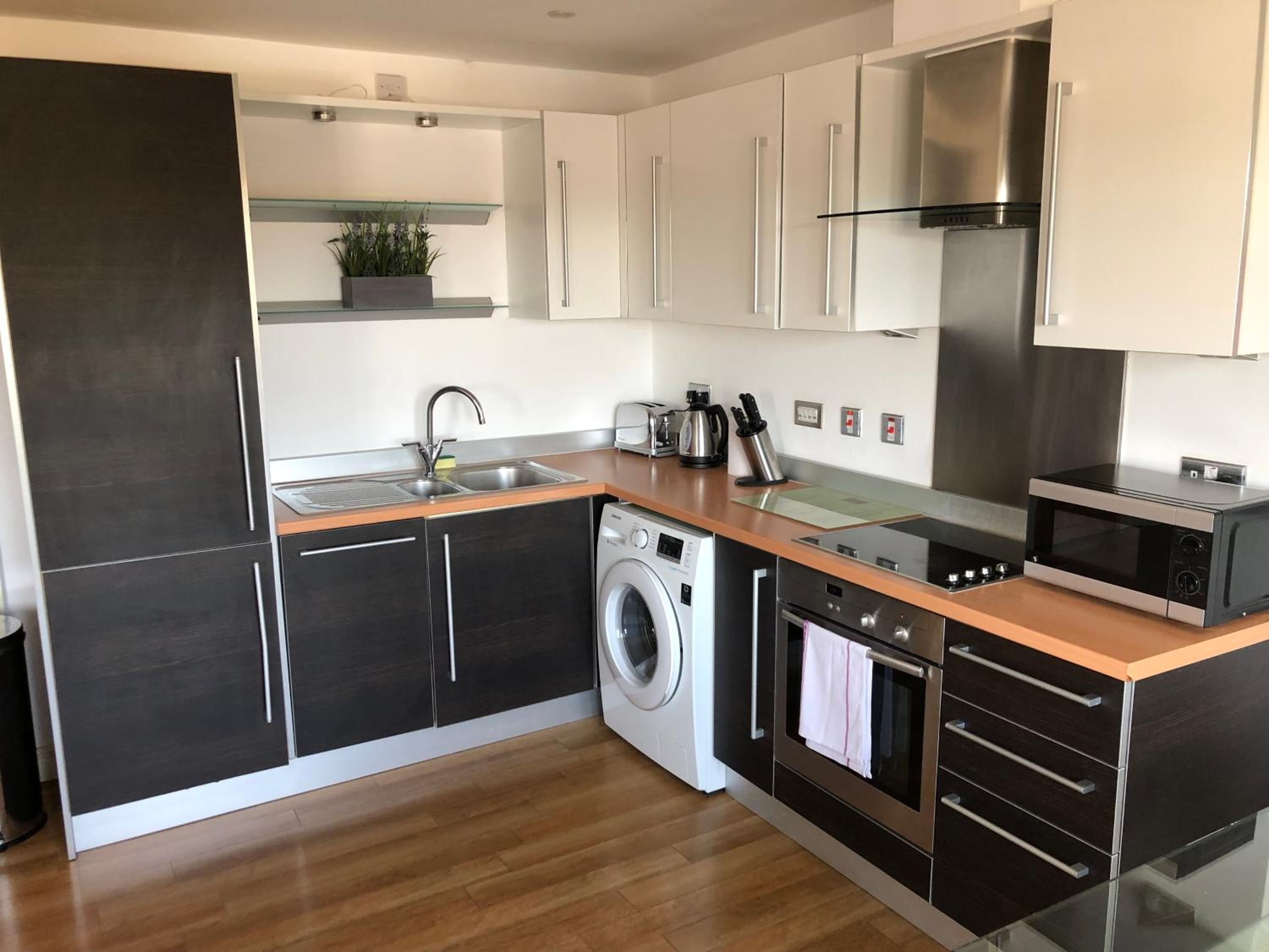 Guildford Vacations - Blue Sky Apartments Abbots Yard, Guildford - Property Image 17