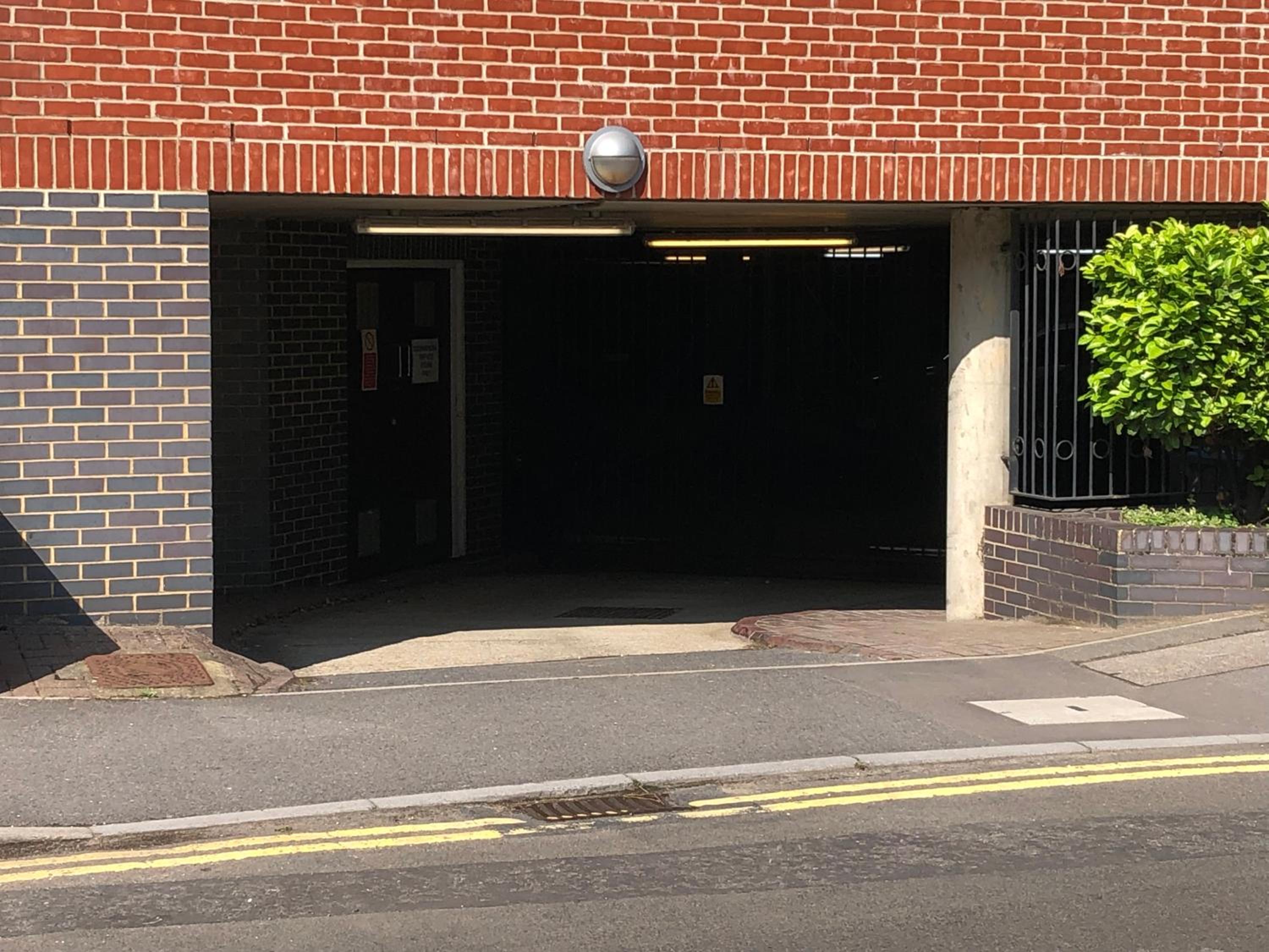 Guildford Vacations - Blue Sky Apartments Abbots Yard, Guildford - Property Image 8