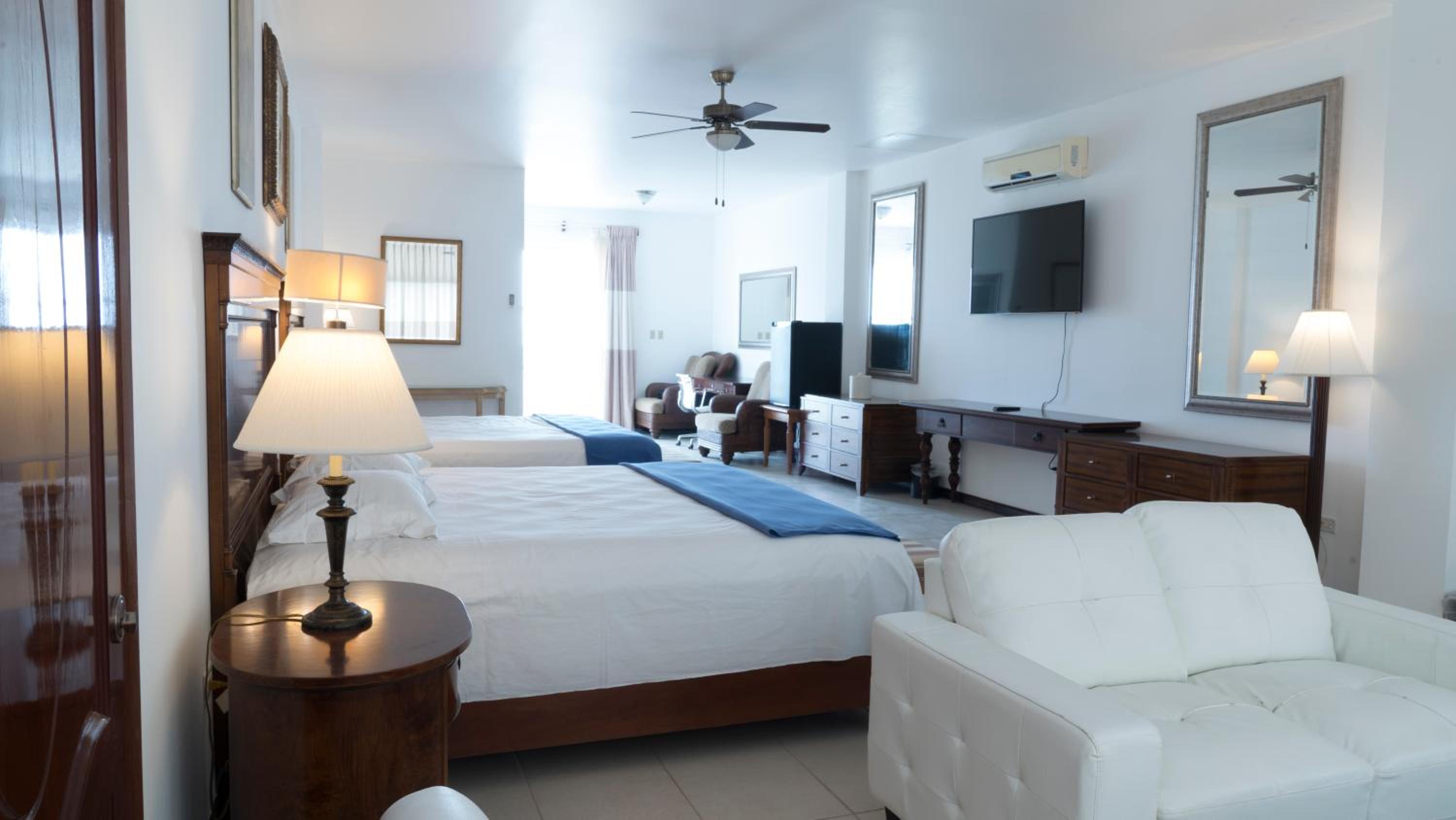 Belize Dive Haven Resort & Marina