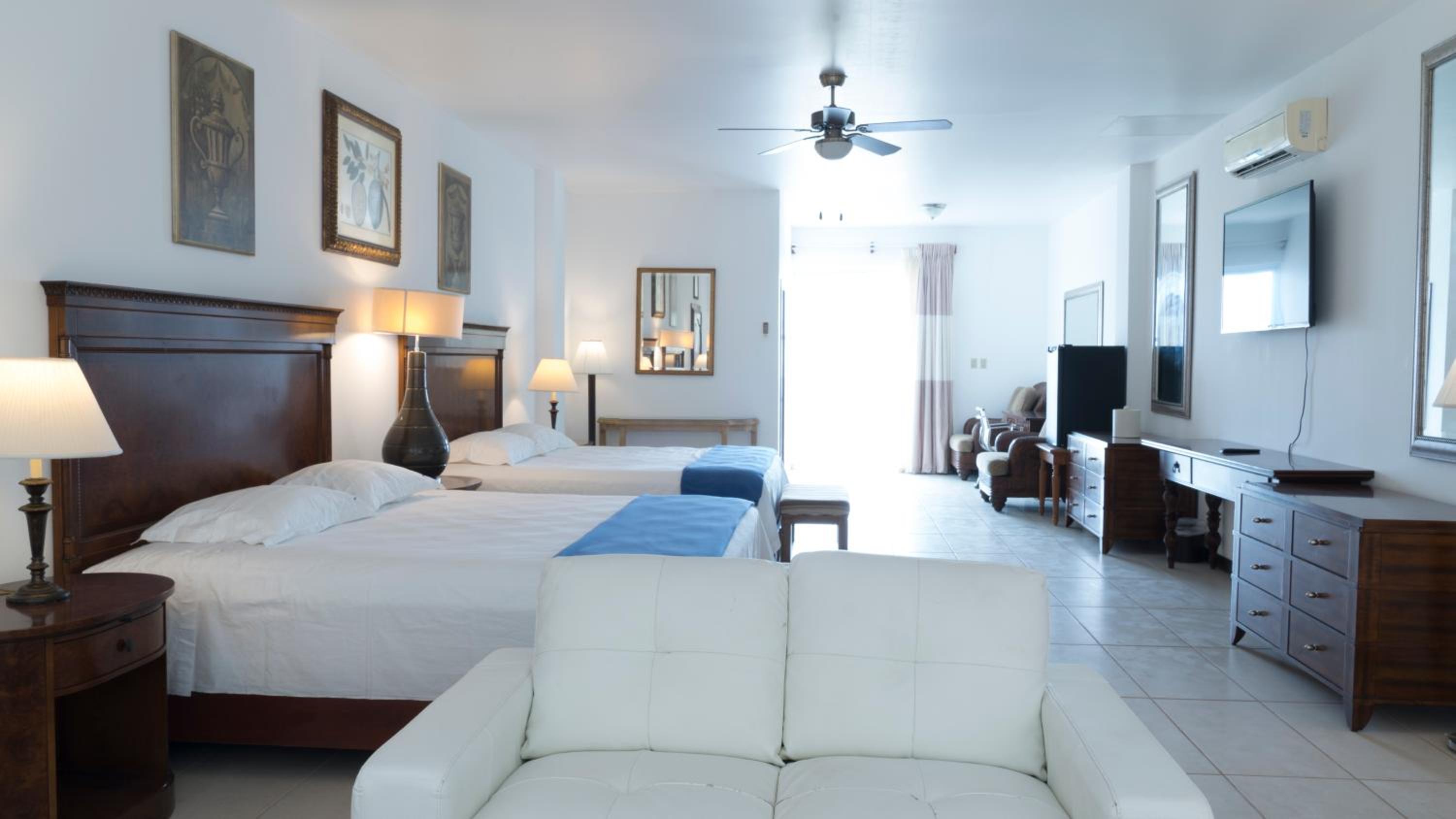 Belize Dive Haven Resort & Marina