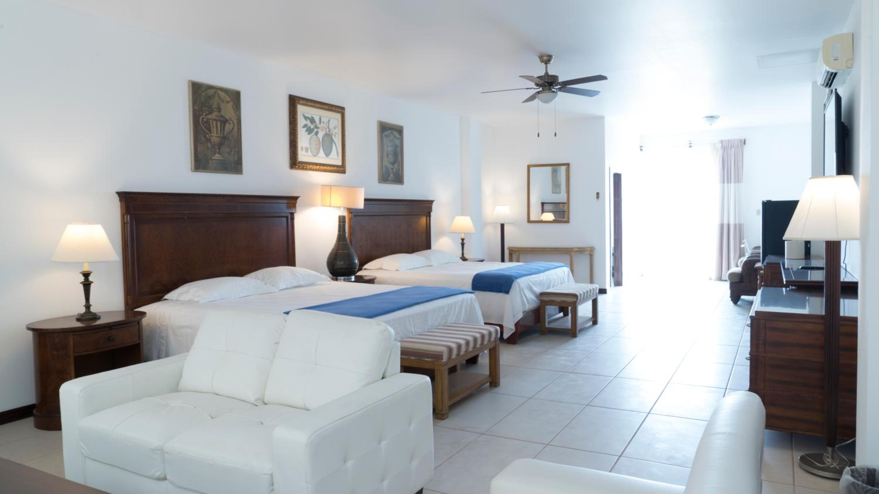 Belize Dive Haven Resort & Marina