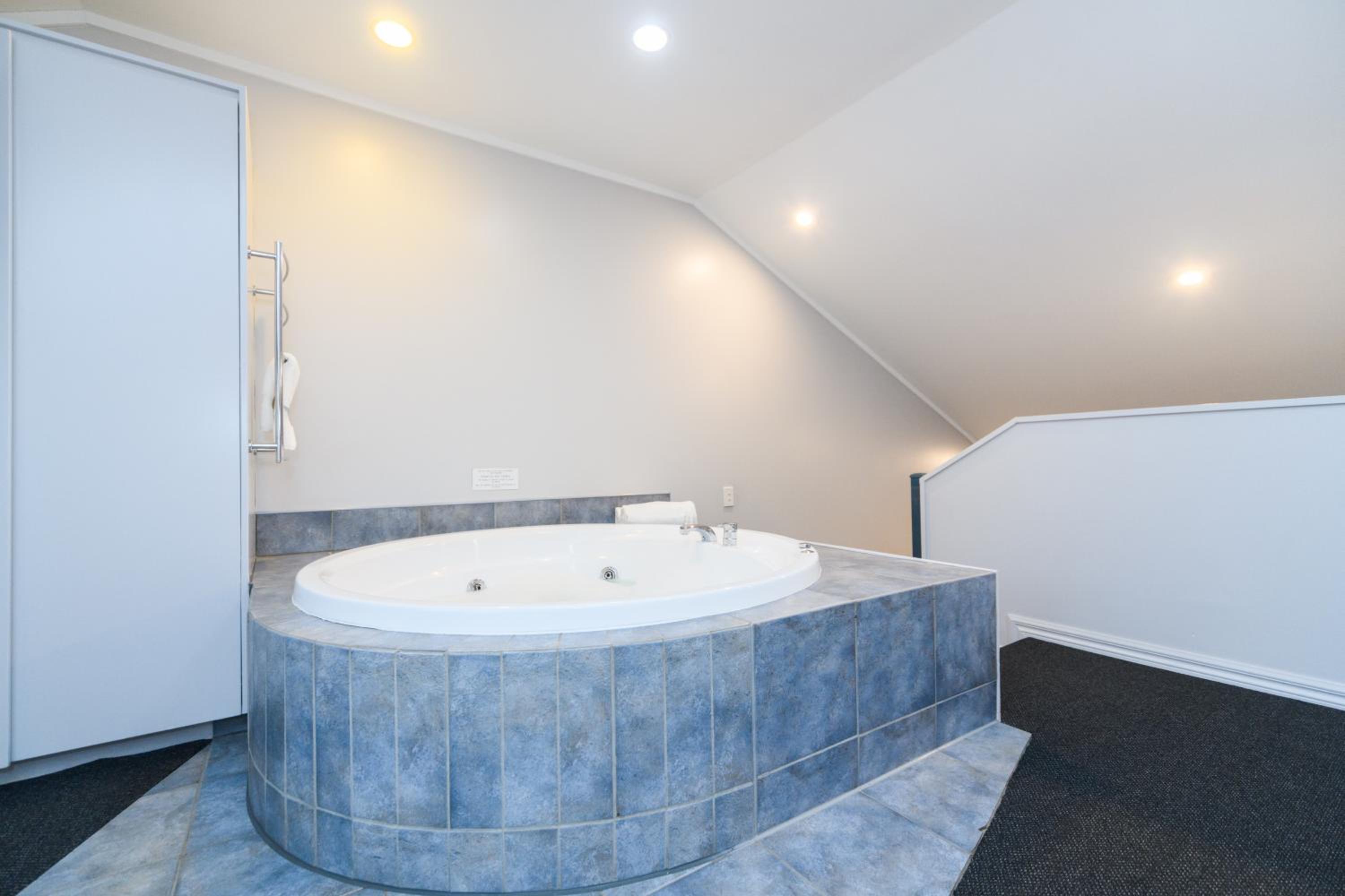 Aubyn Court Spa Motel