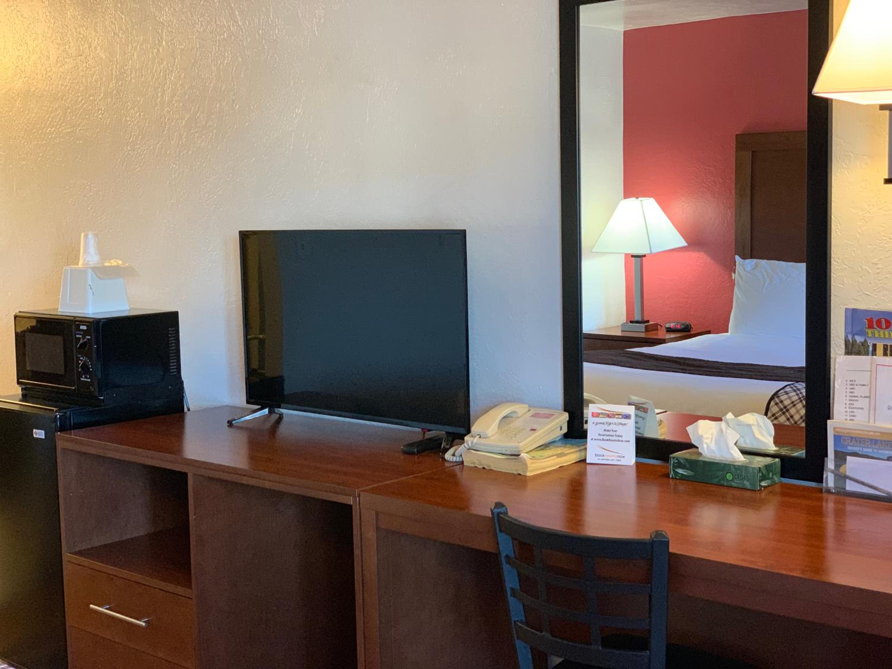 Medford Vacations - Red Carpet Inn Medford - Property Image 11