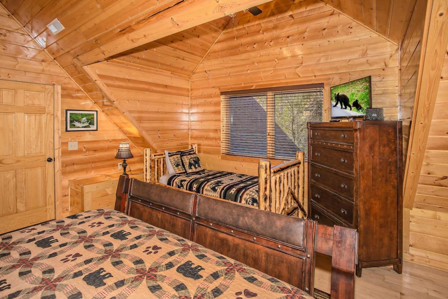 Laurel Creek Hideaway view 4
