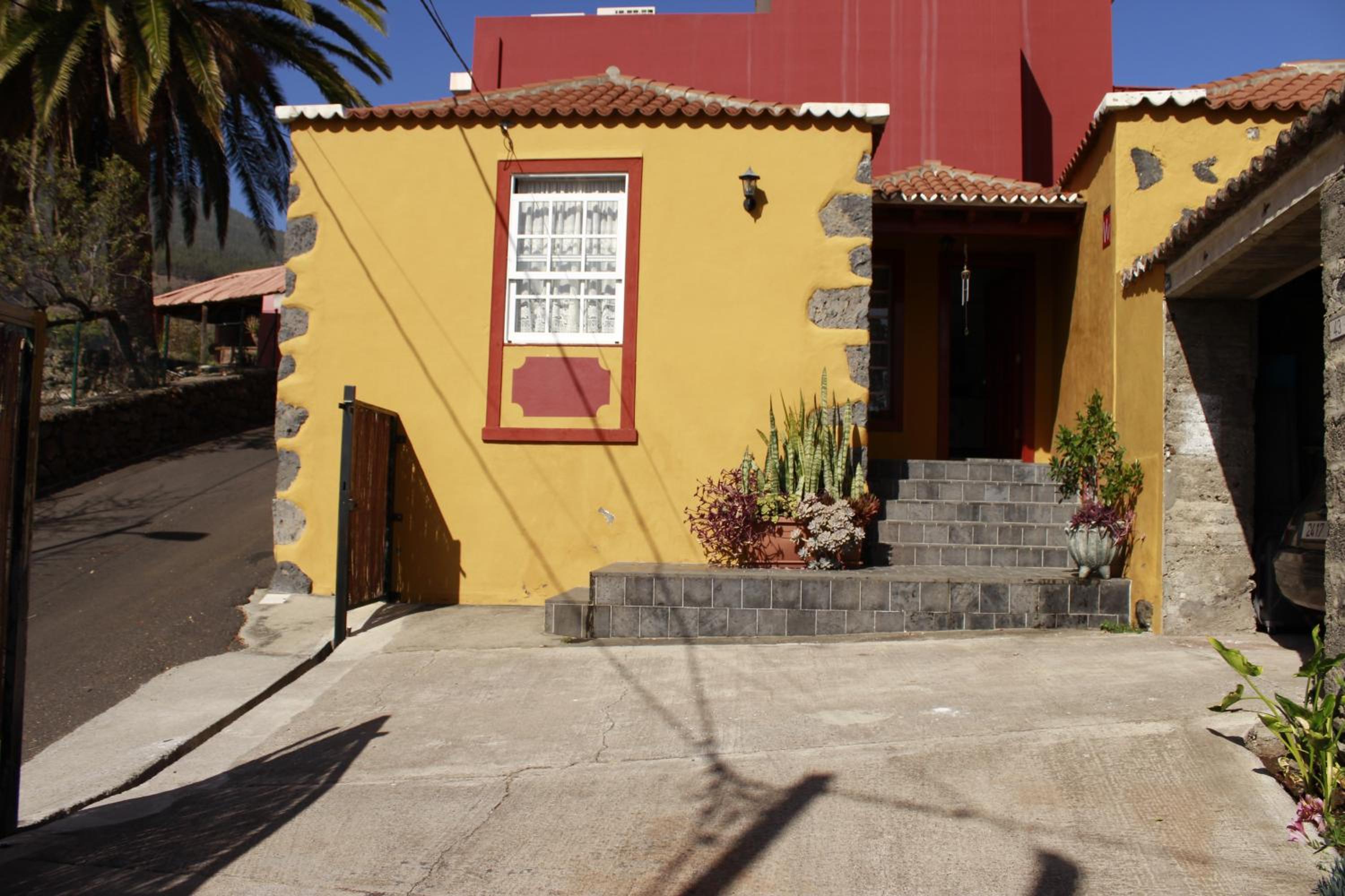 Casa Basilisa Capote view 3
