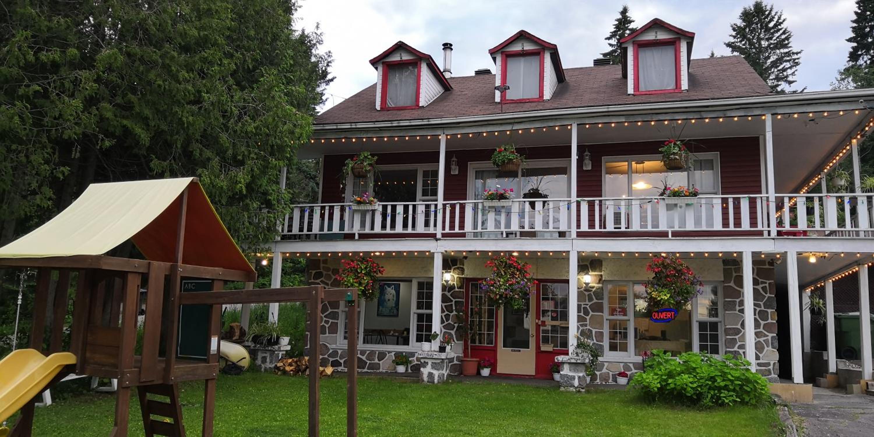 Motel Des Pays D'En Haut view 5