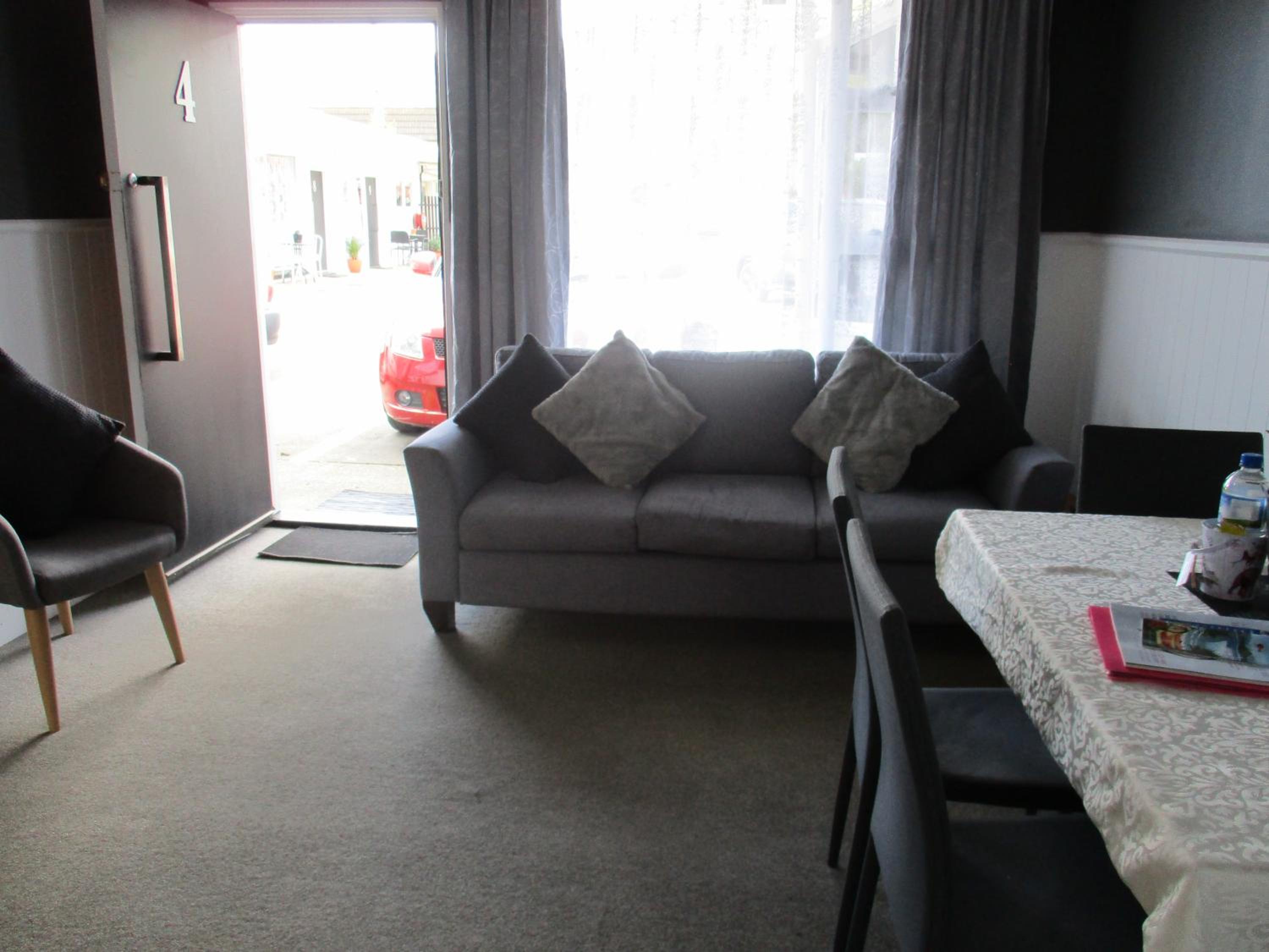High Street Living Motel